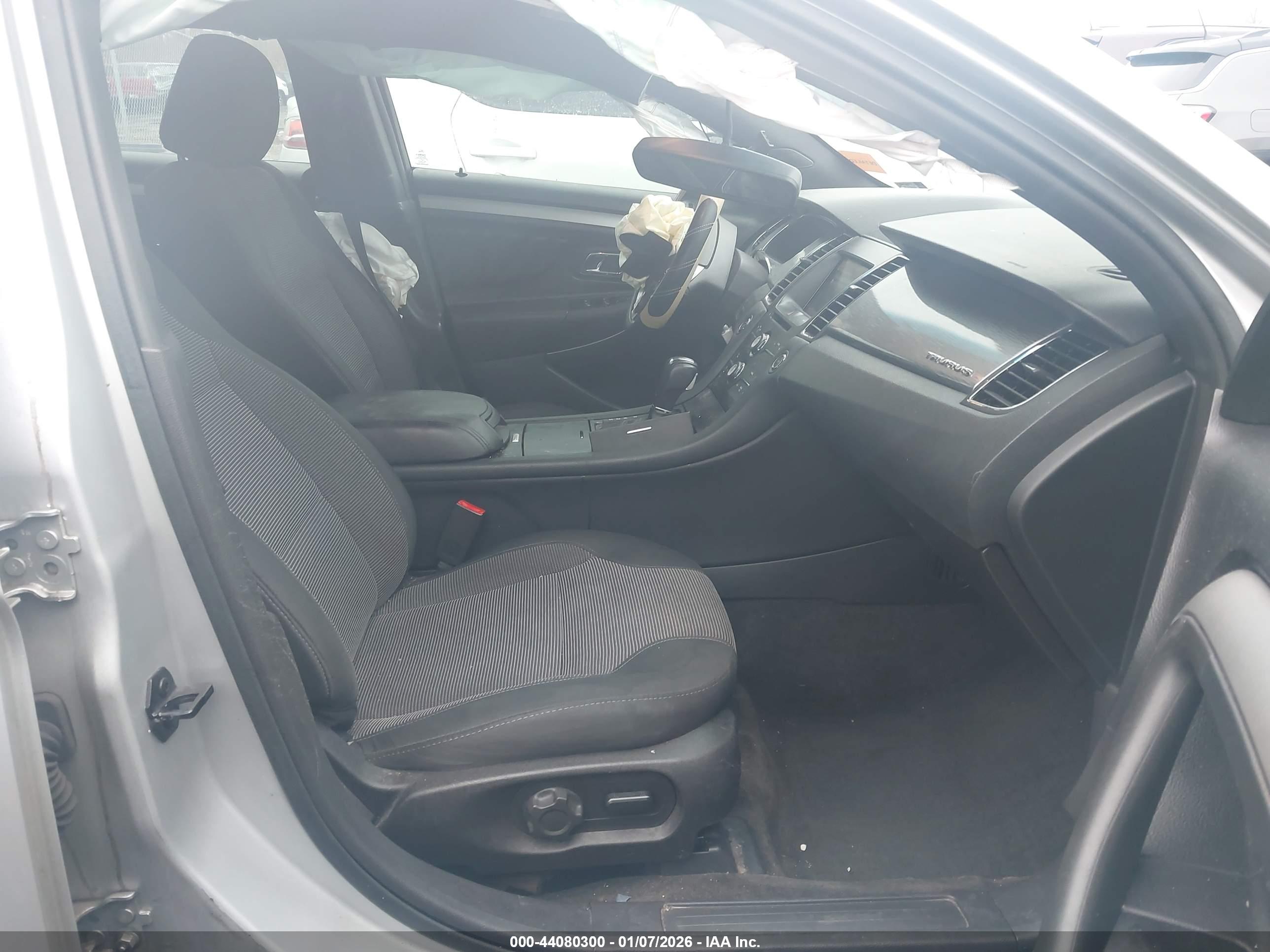 FORD TAURUS image 5
