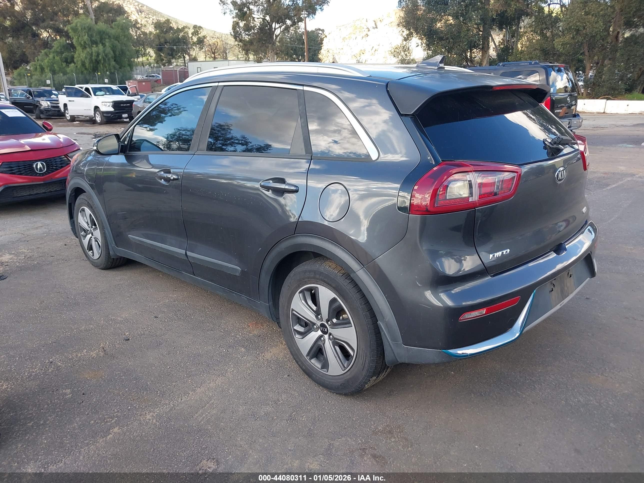 KIA NIRO image 3