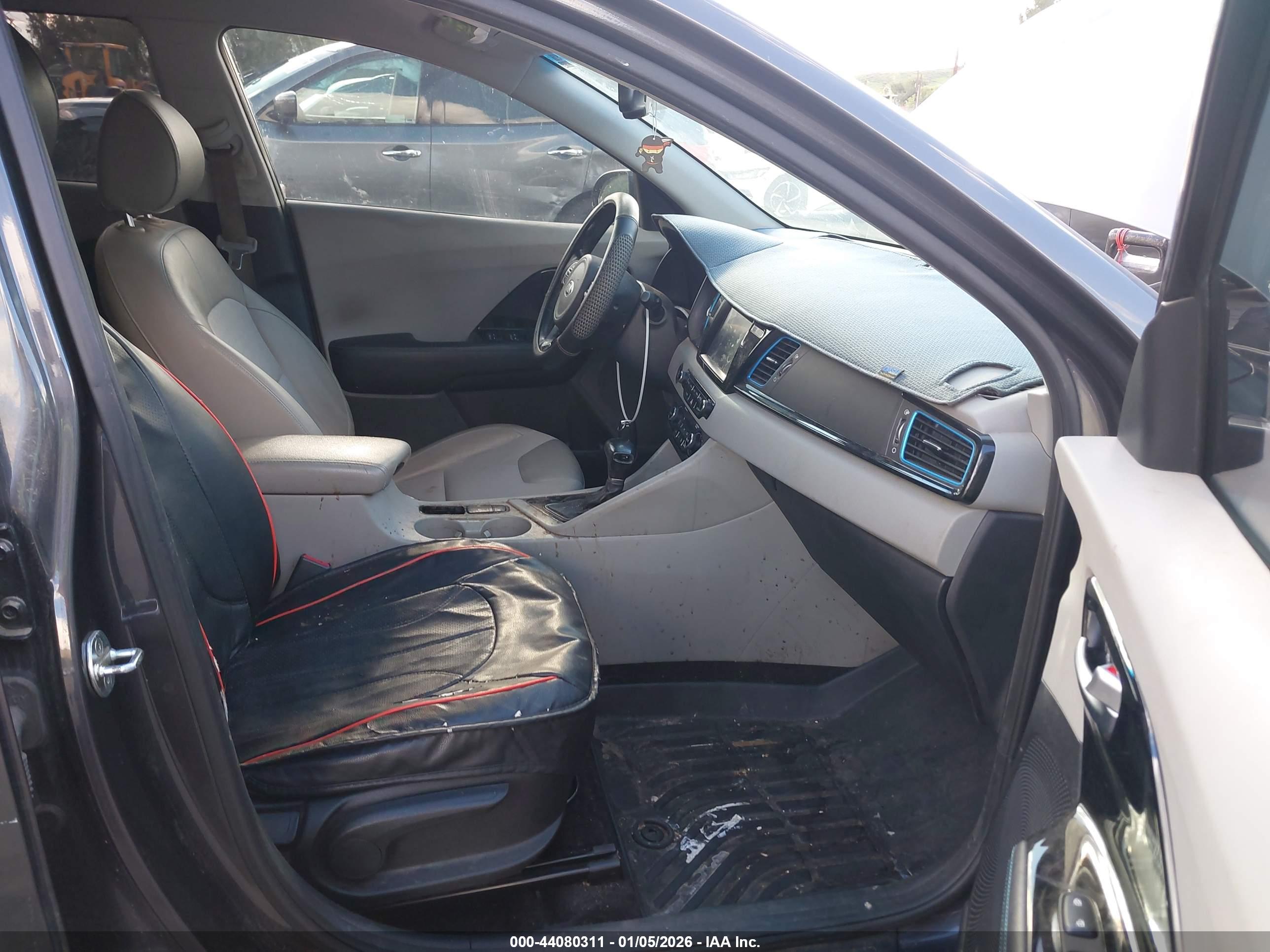 KIA NIRO image 5
