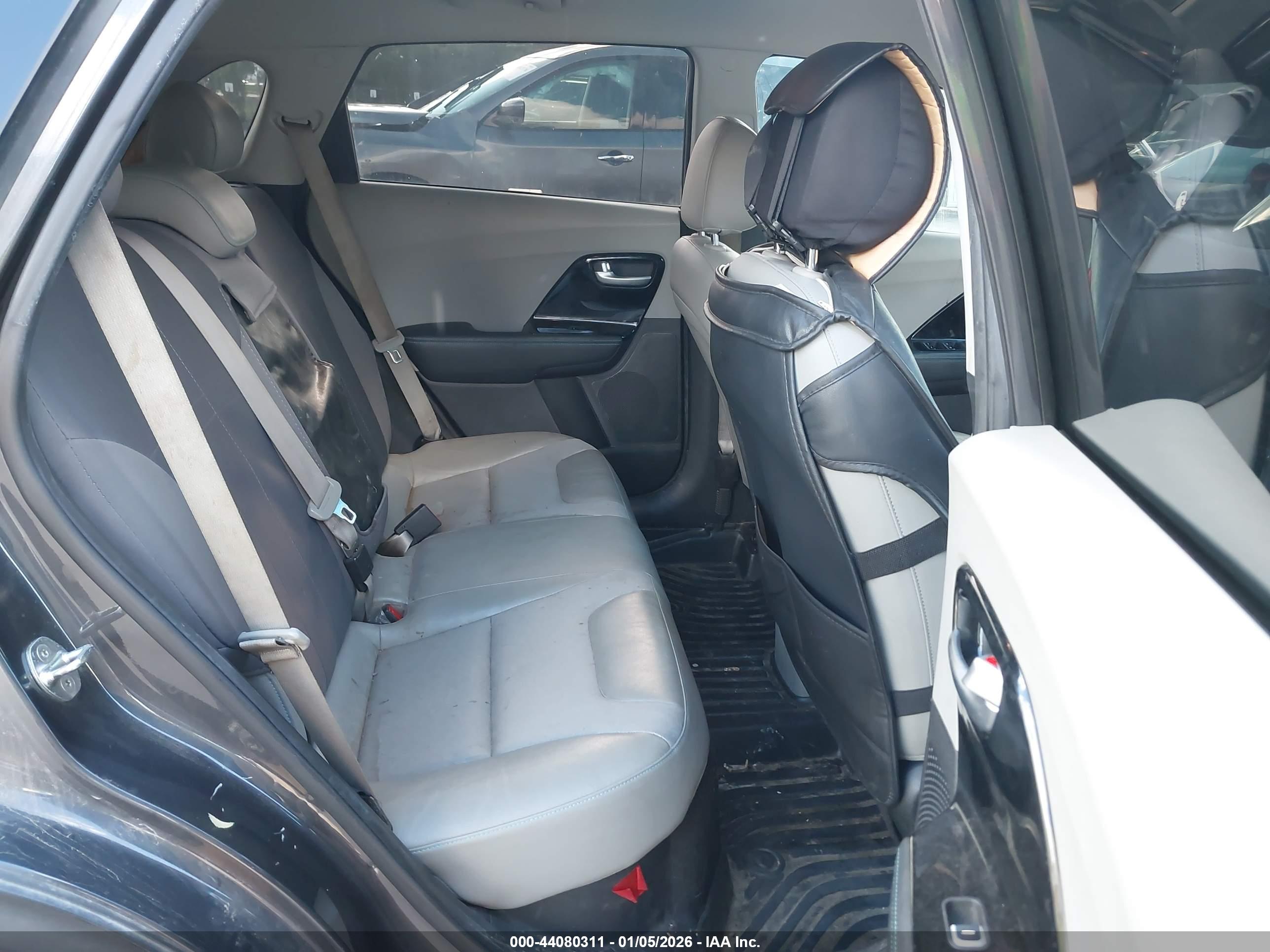KIA NIRO image 8