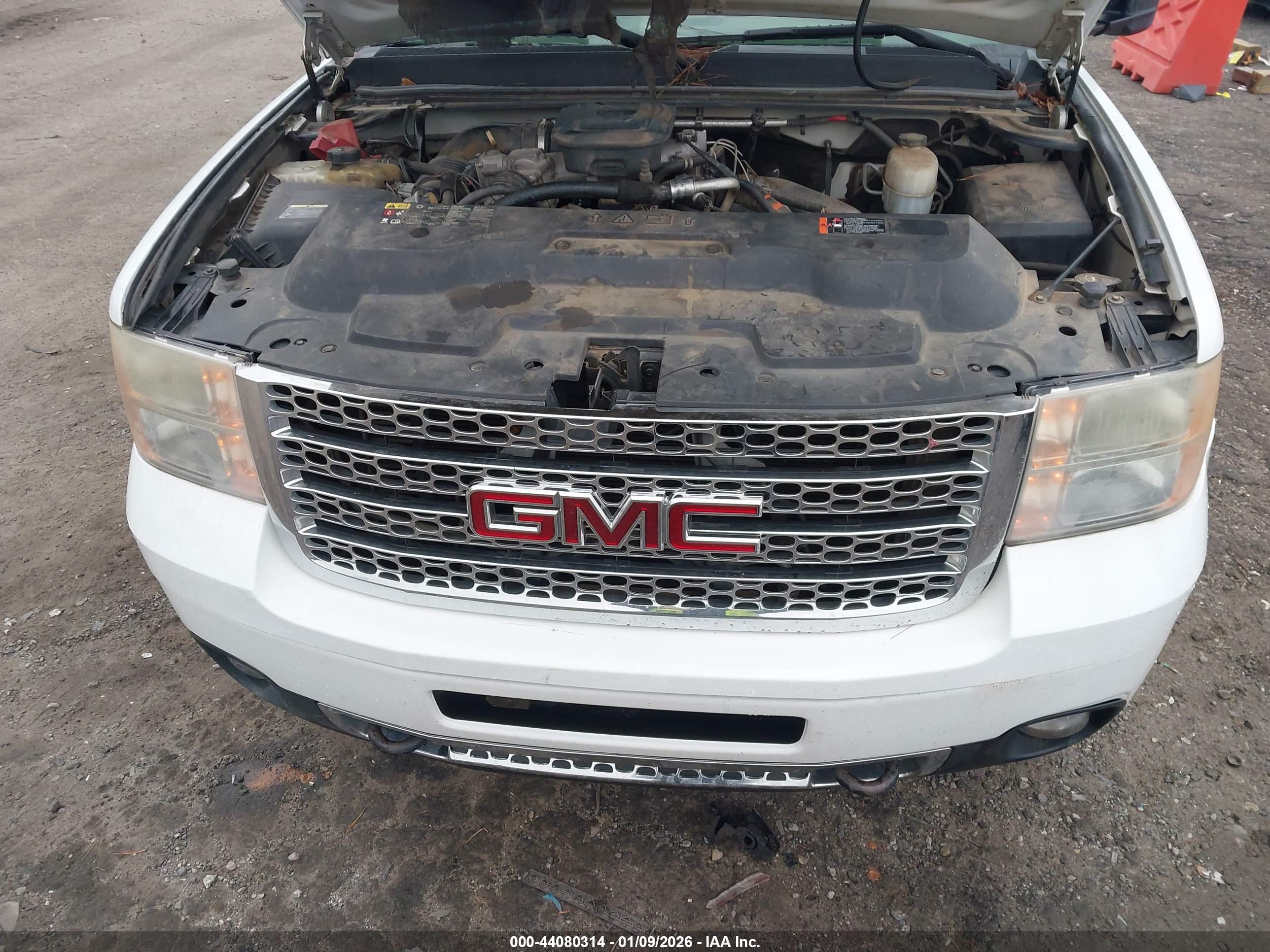 GMC SIERRA image 10