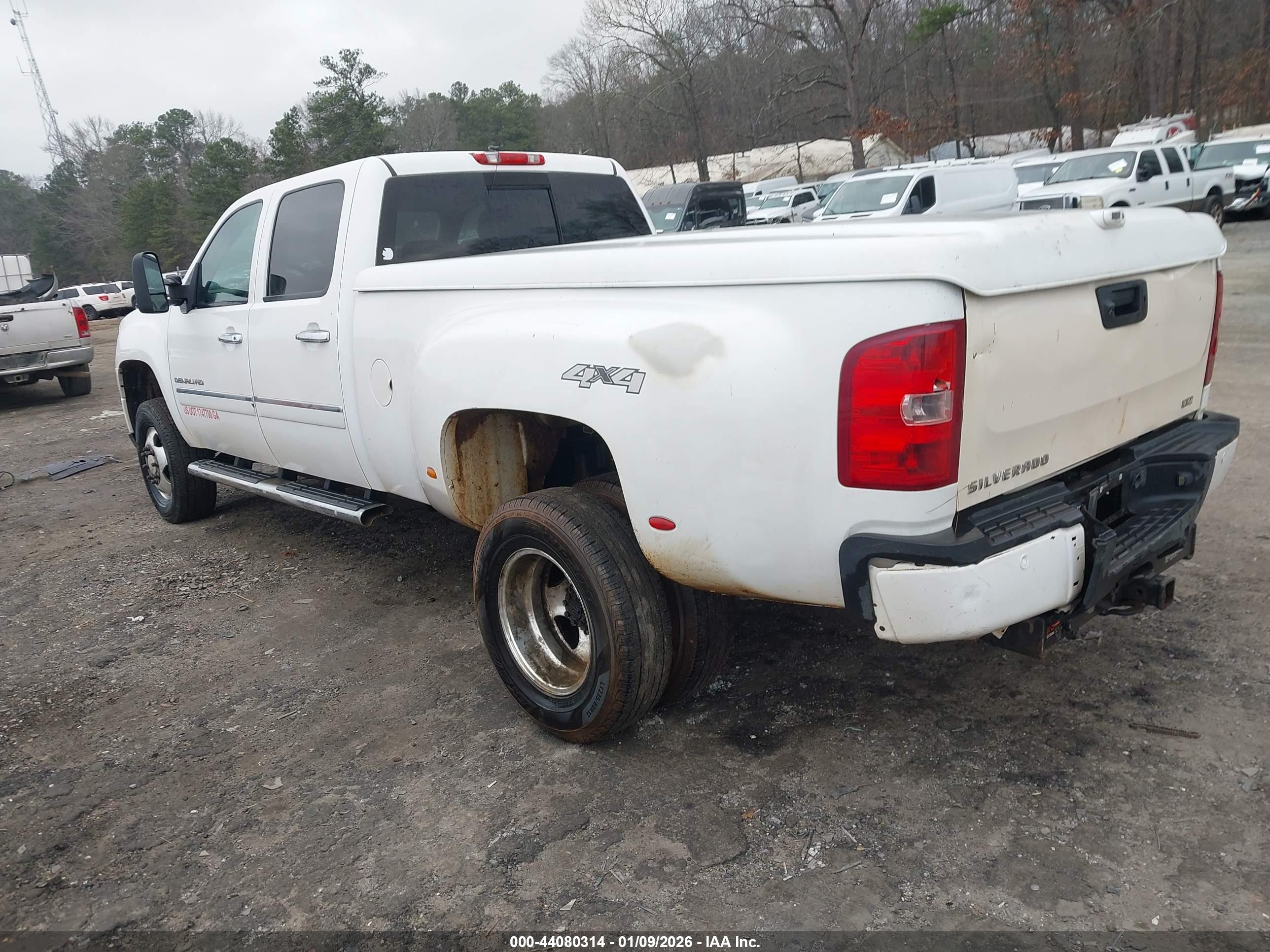 GMC SIERRA image 3
