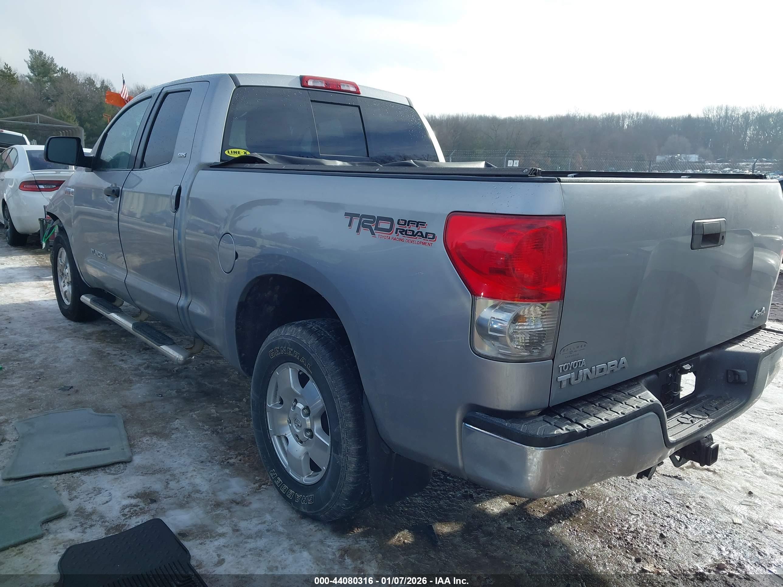 TOYOTA TUNDRA image 3