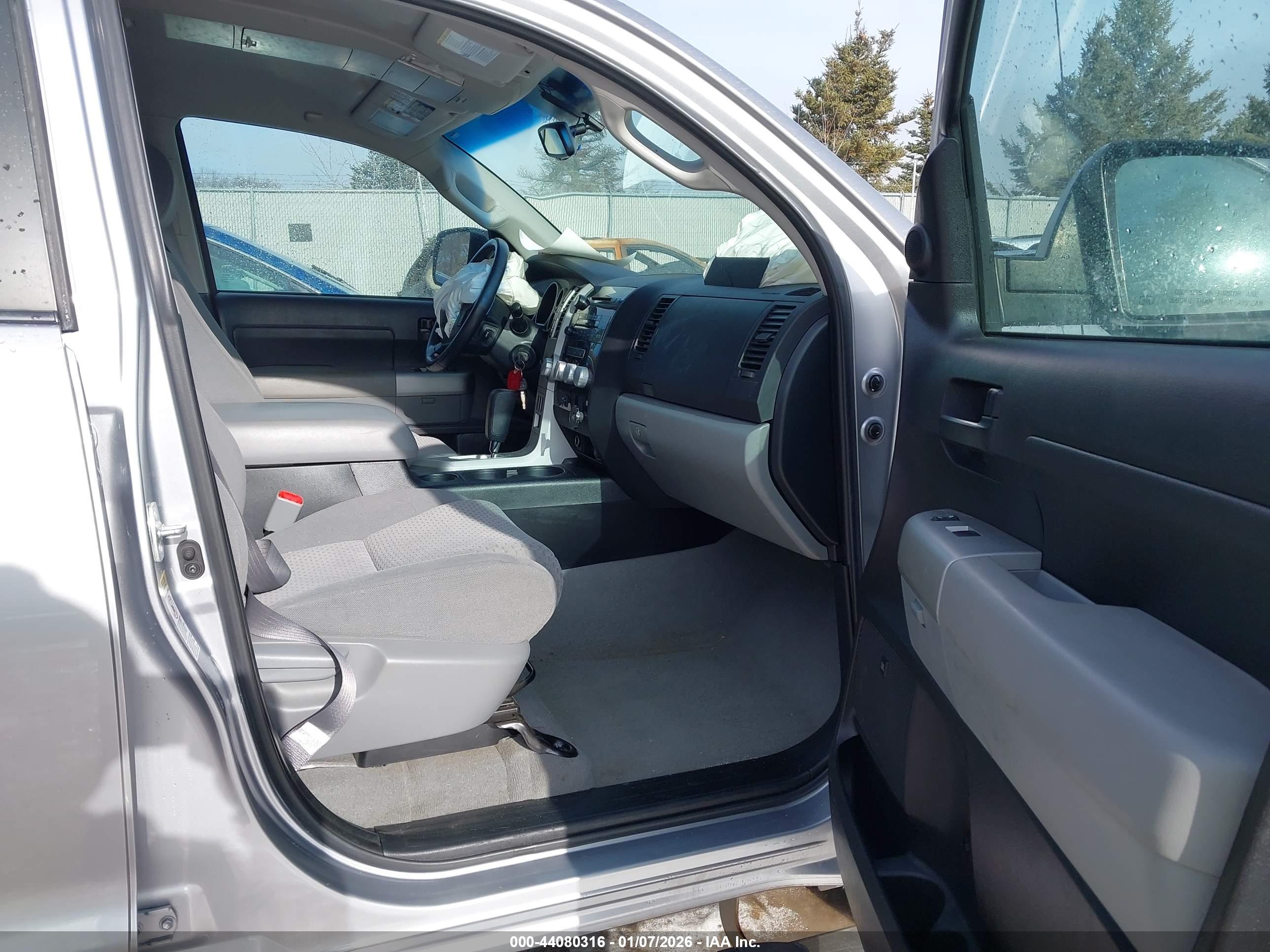 TOYOTA TUNDRA image 5