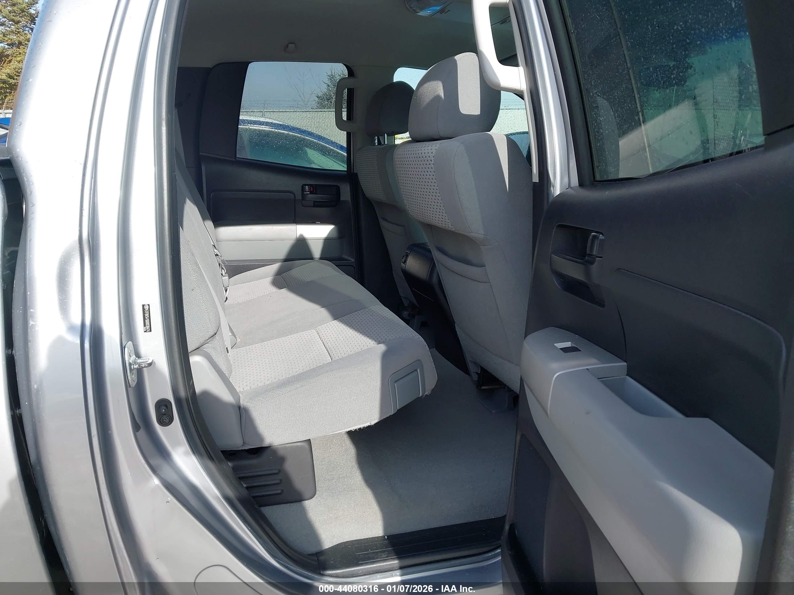 TOYOTA TUNDRA image 8