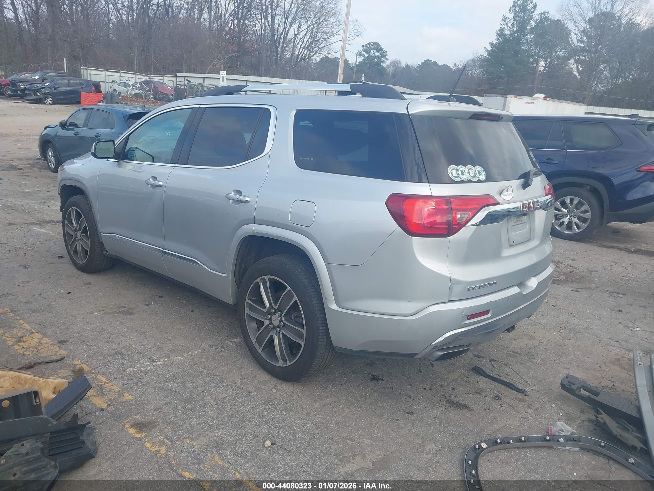 GMC ACADIA image 3