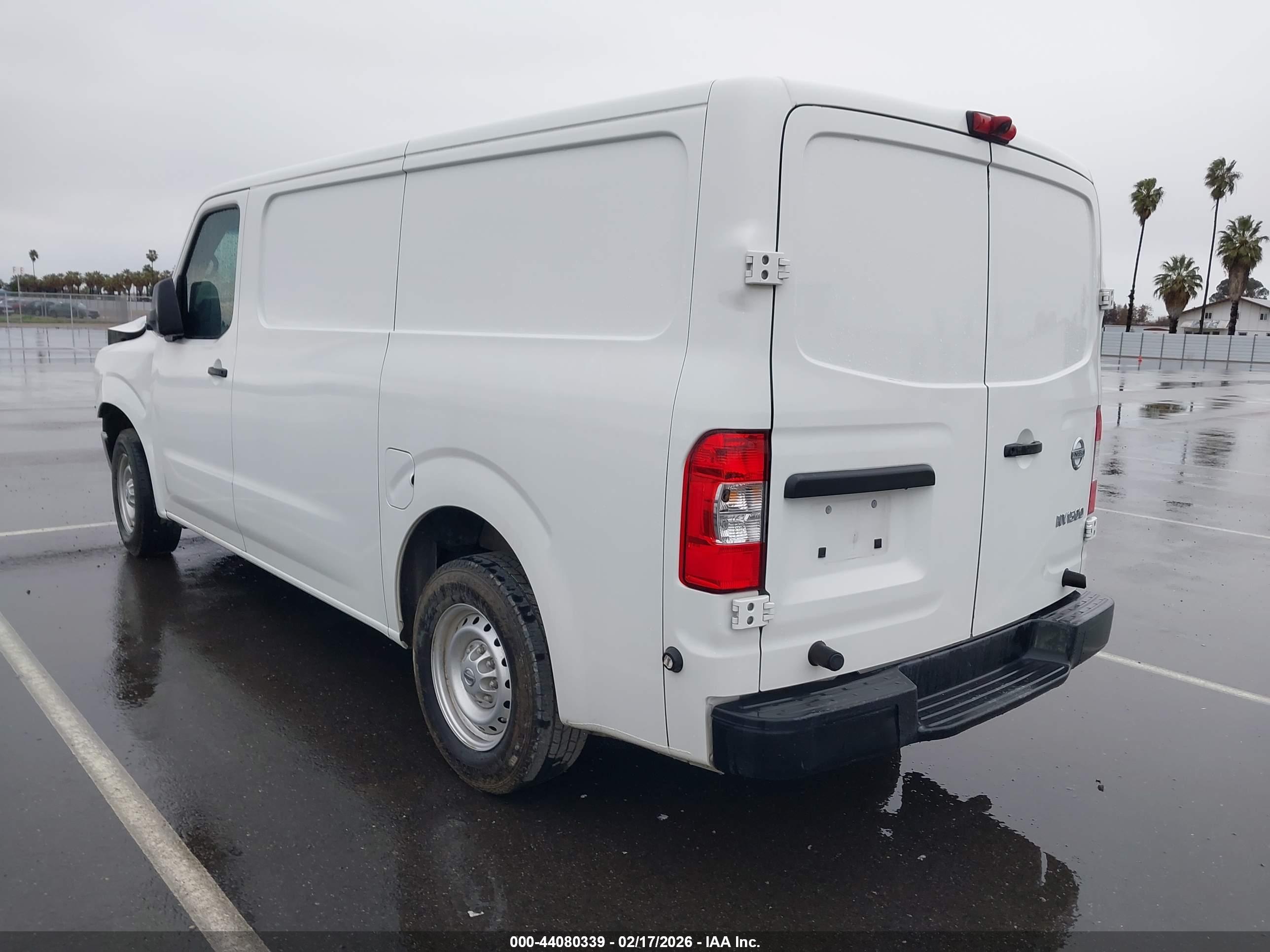 NISSAN NV image 3