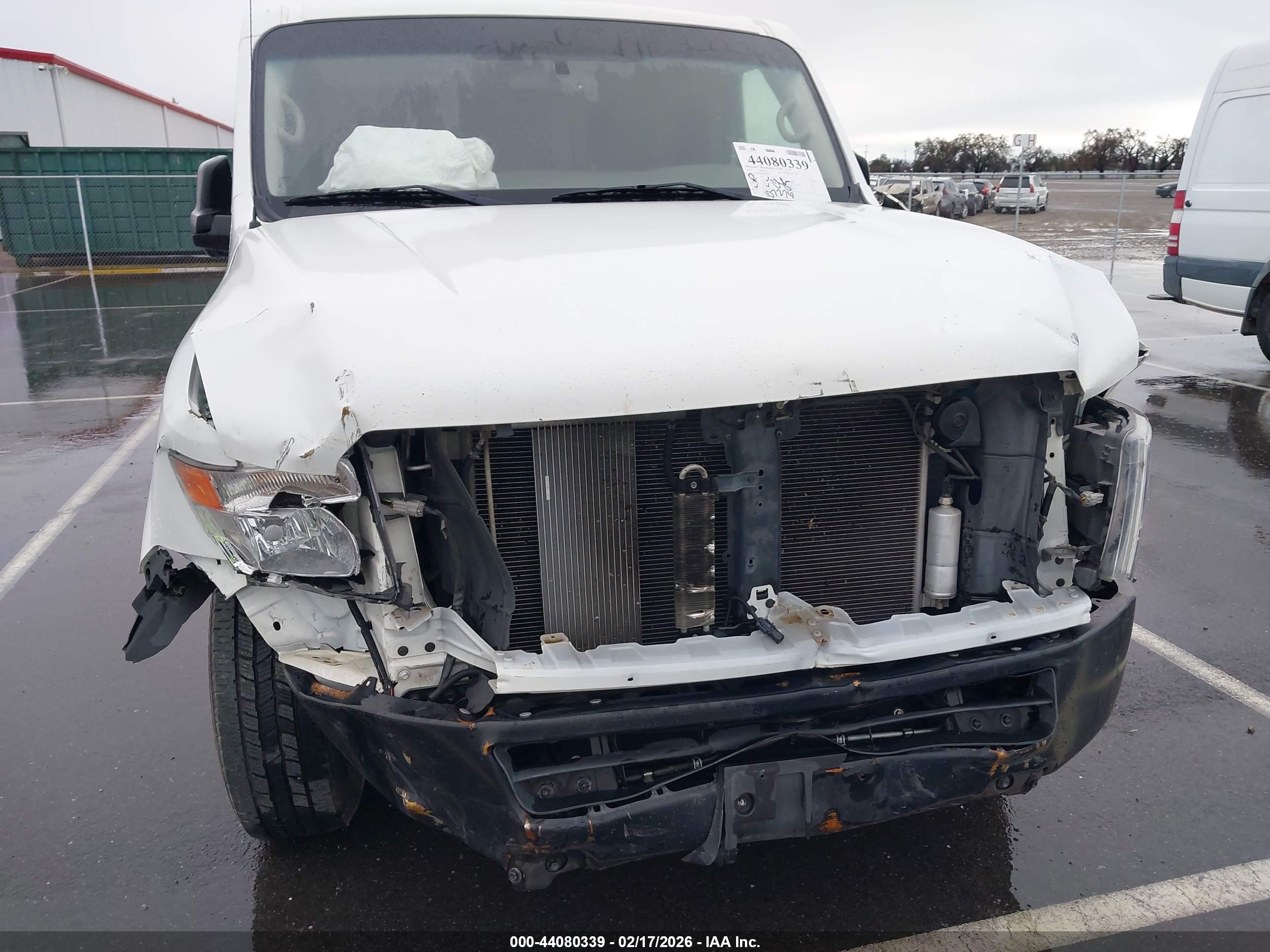 NISSAN NV image 6