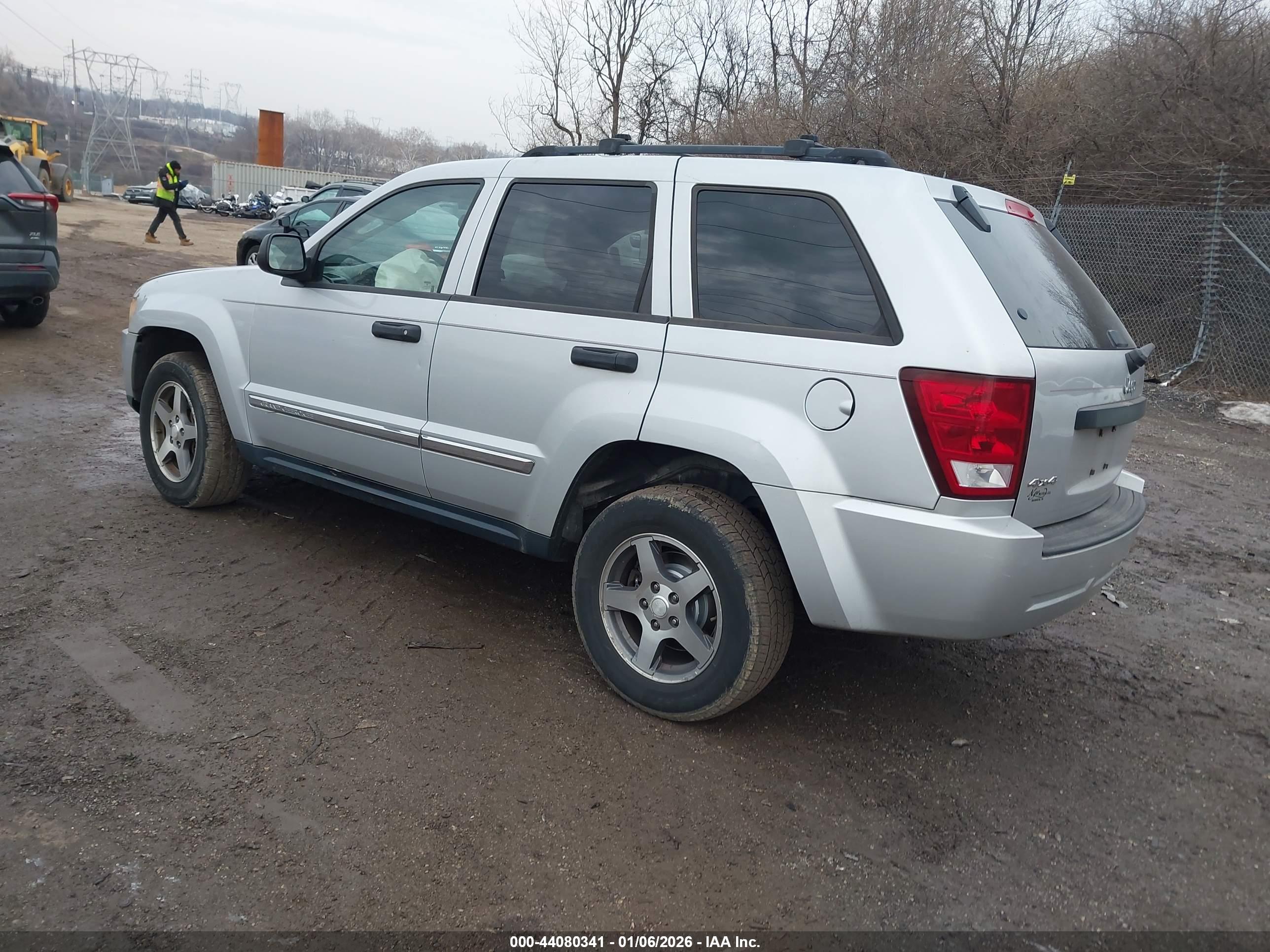 JEEP GRAND image 3