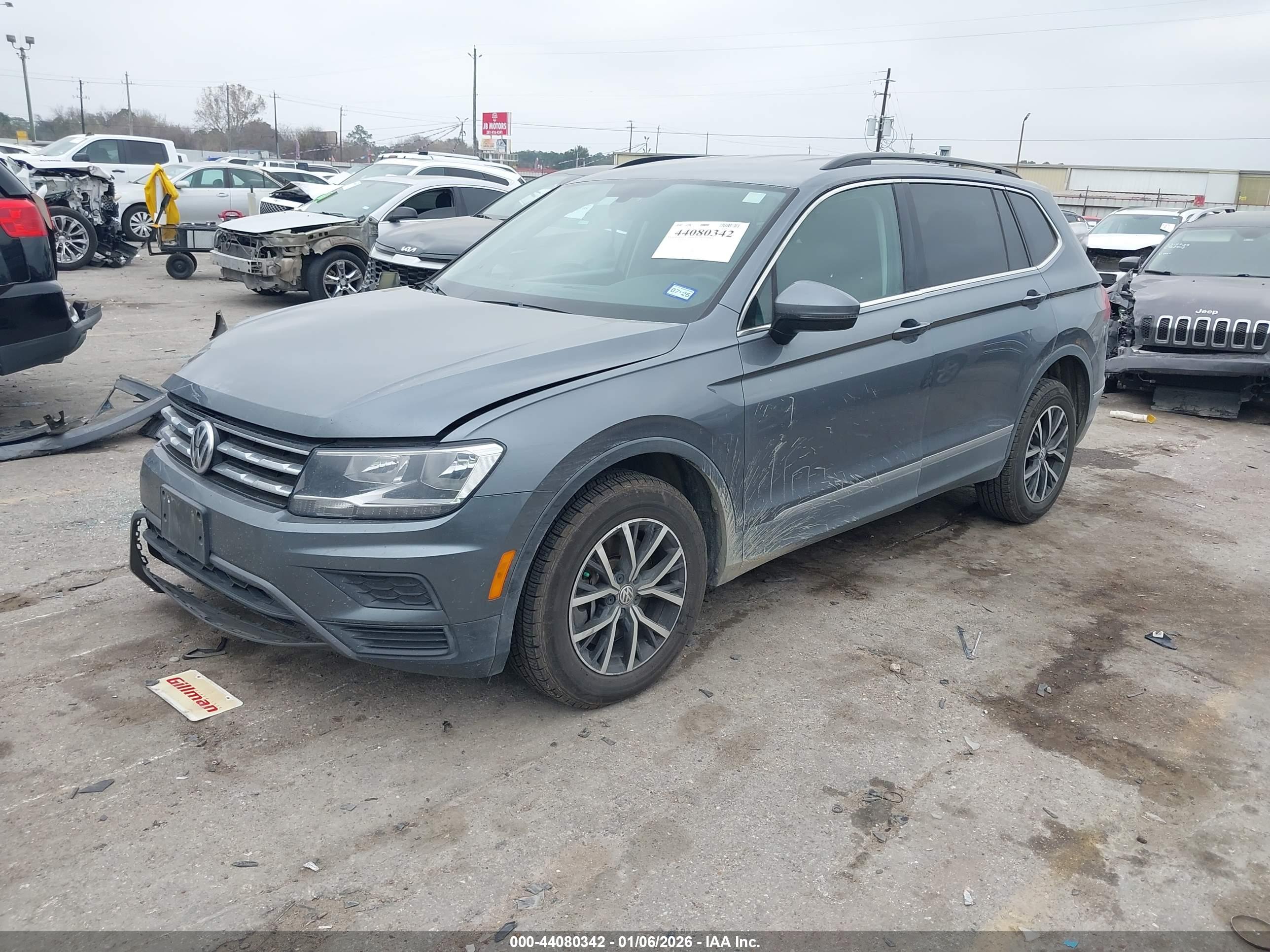 VOLKSWAGEN TIGUAN image 2