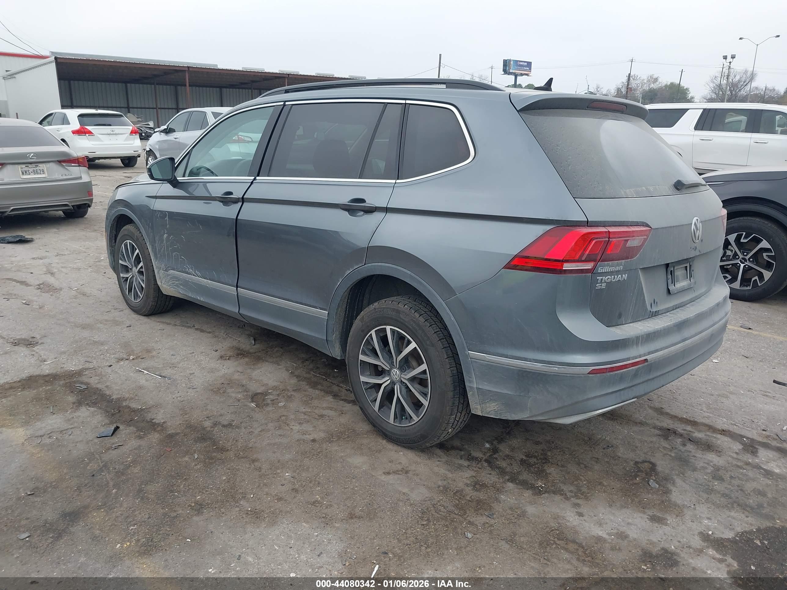 VOLKSWAGEN TIGUAN image 3