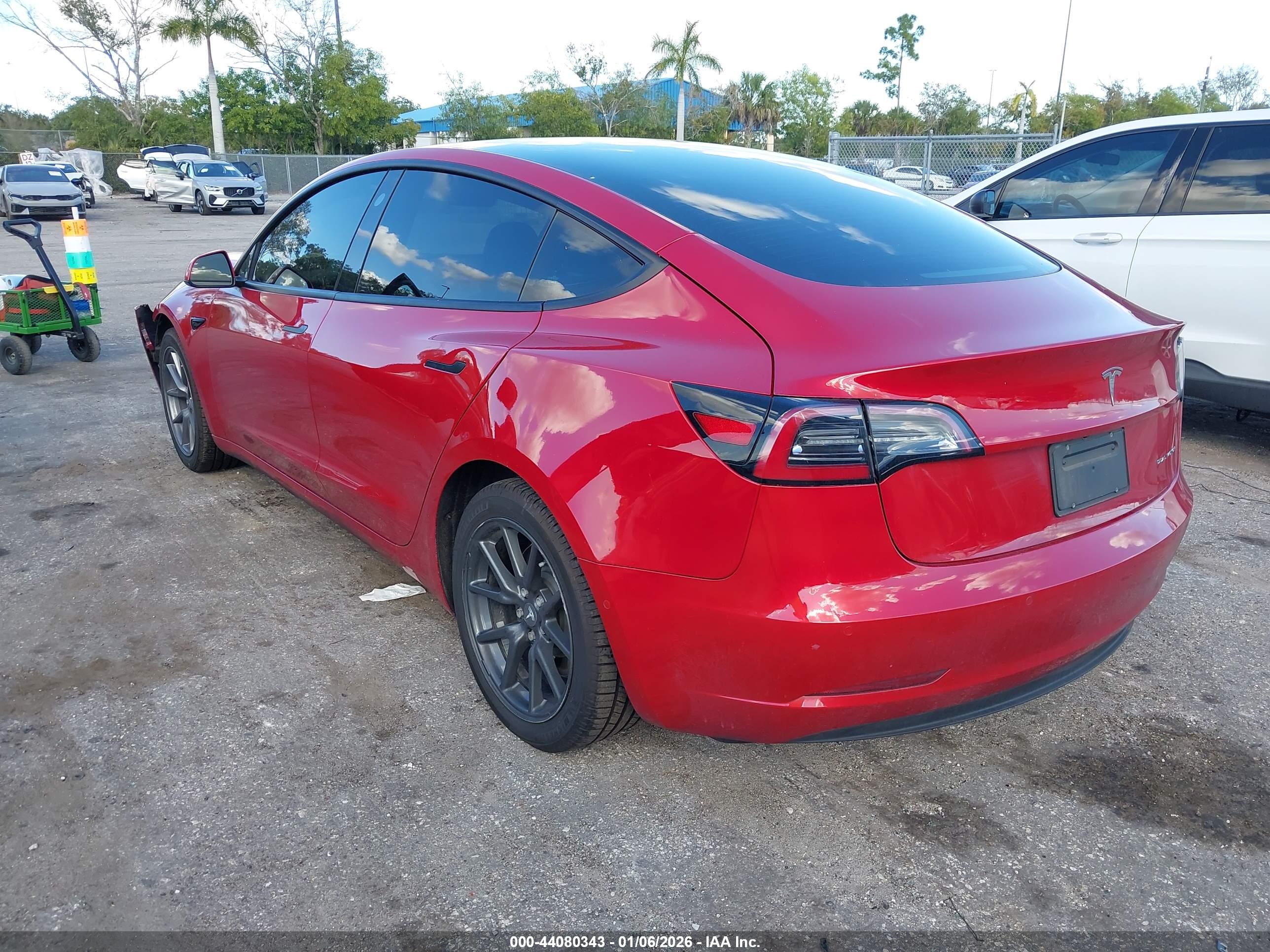 TESLA MODEL image 3