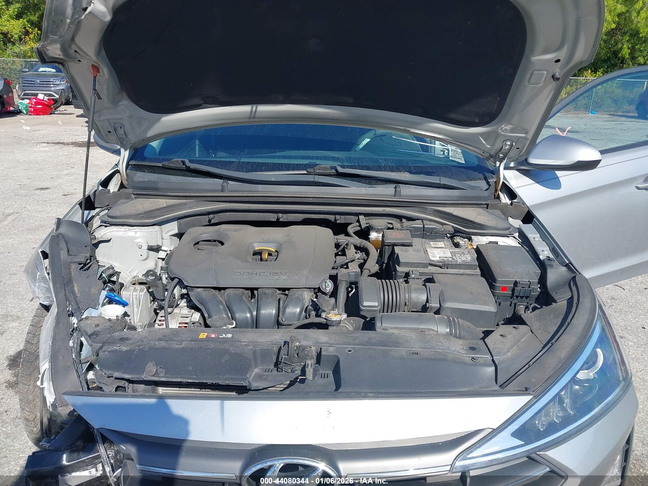 HYUNDAI ELANTRA image 10