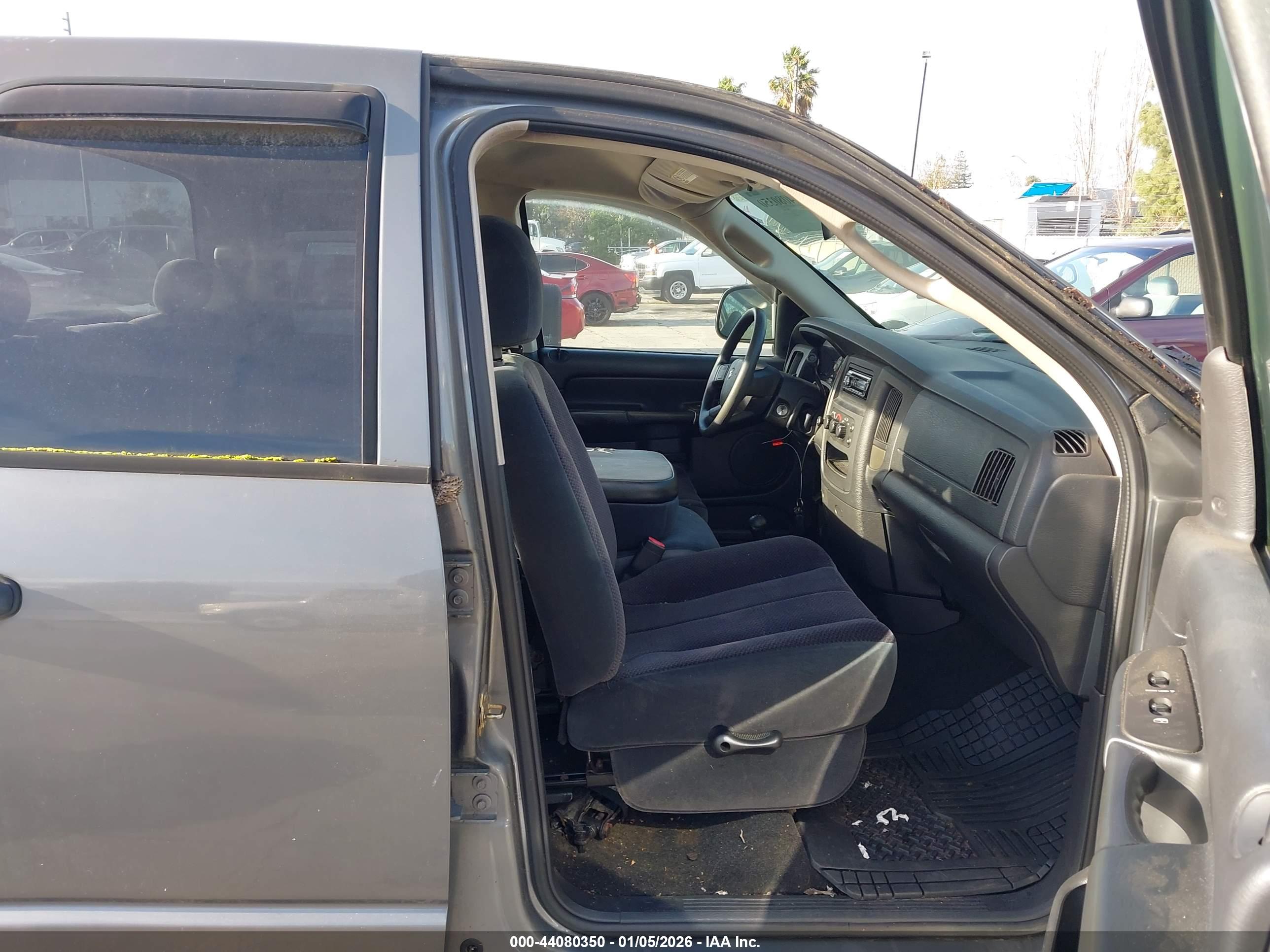DODGE RAM image 5