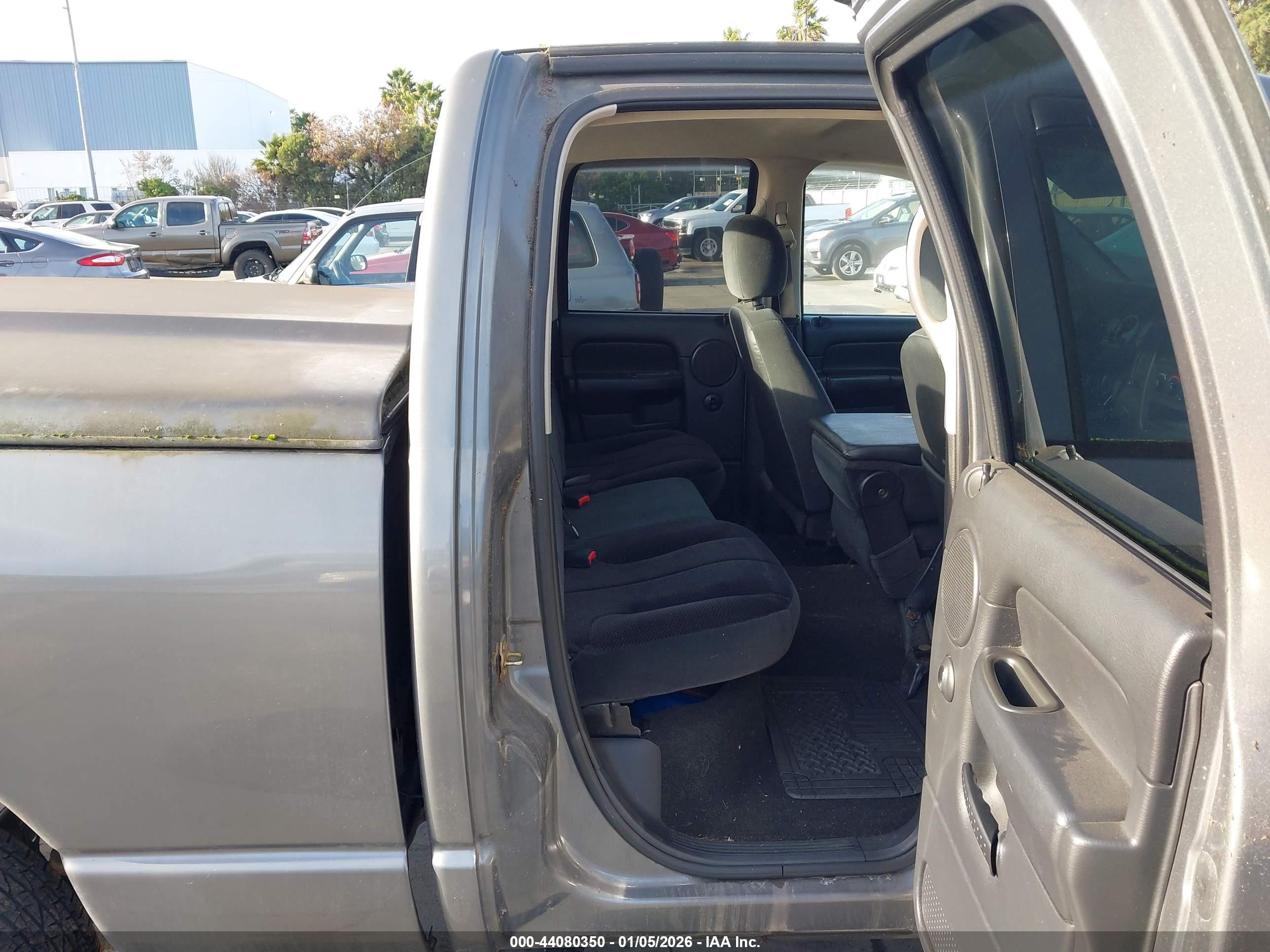 DODGE RAM image 8