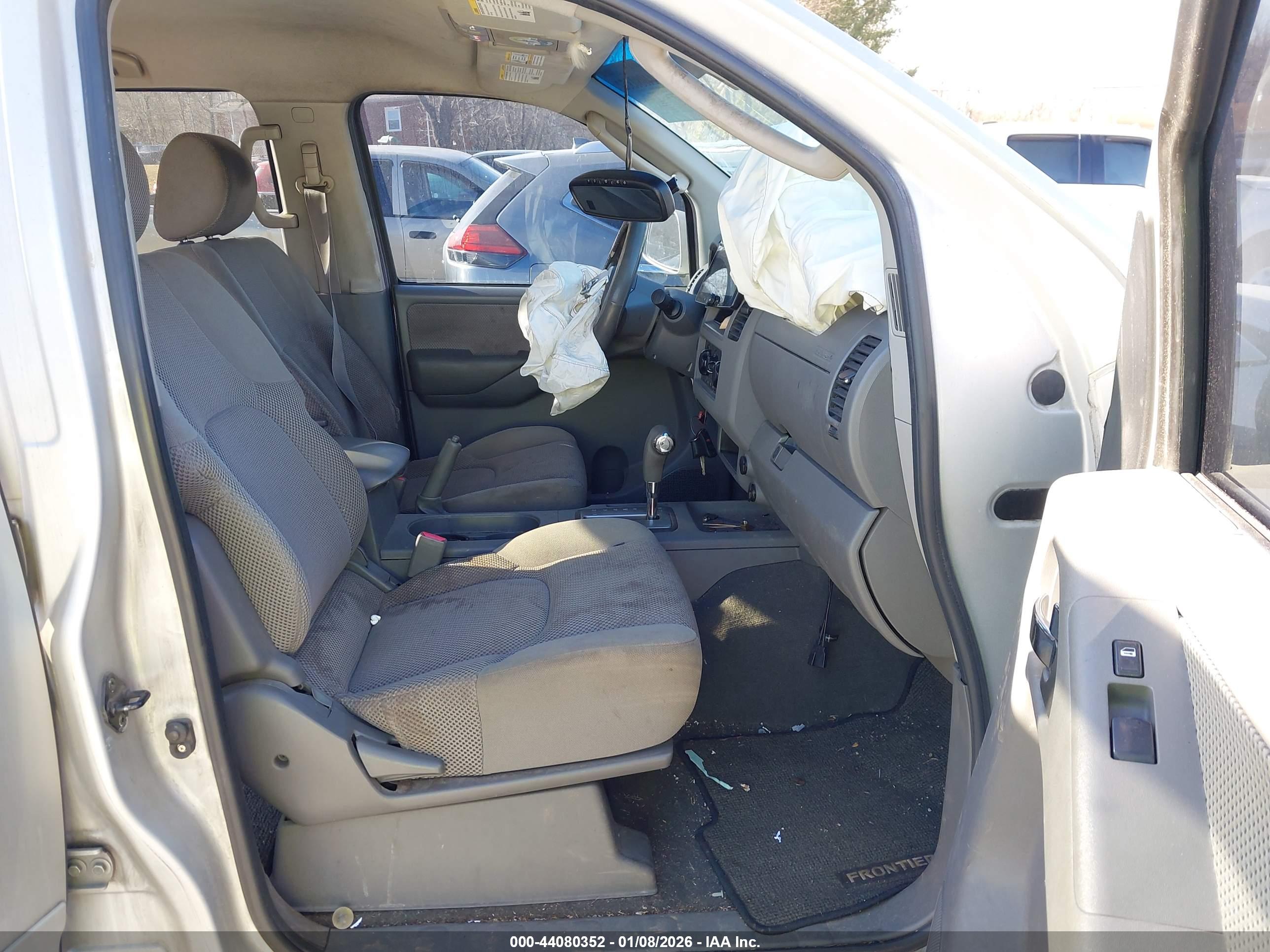 NISSAN FRONTIER image 5