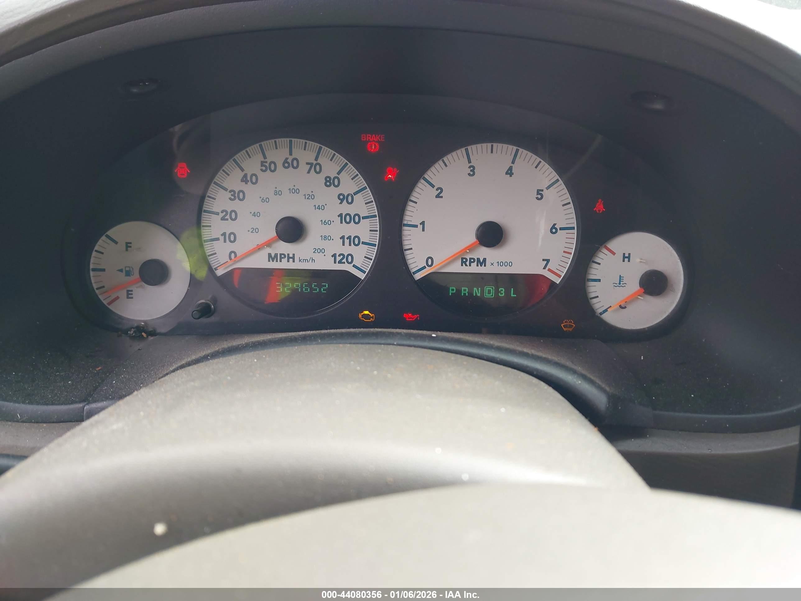 DODGE CARAVAN image 7