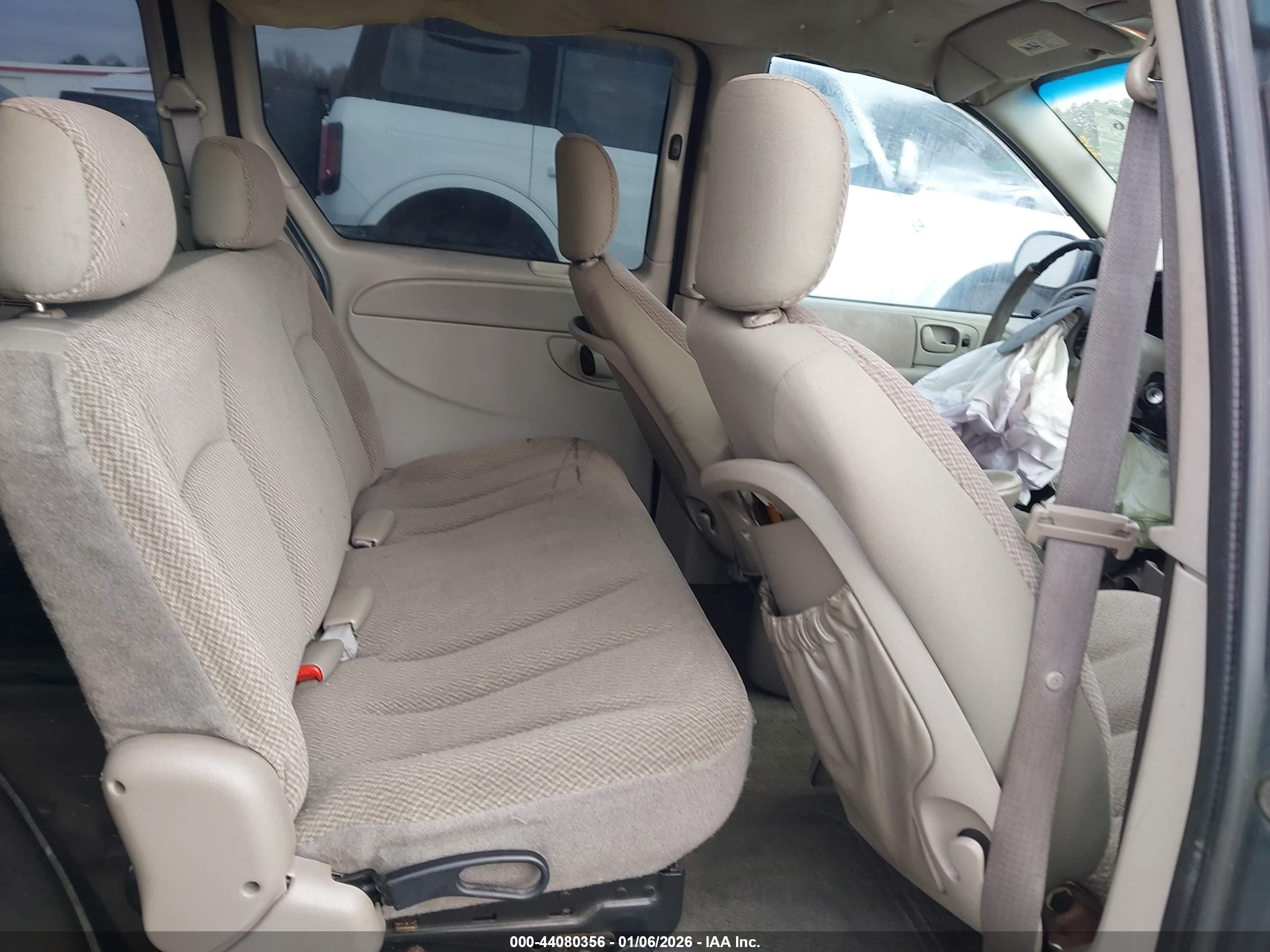 DODGE CARAVAN image 8