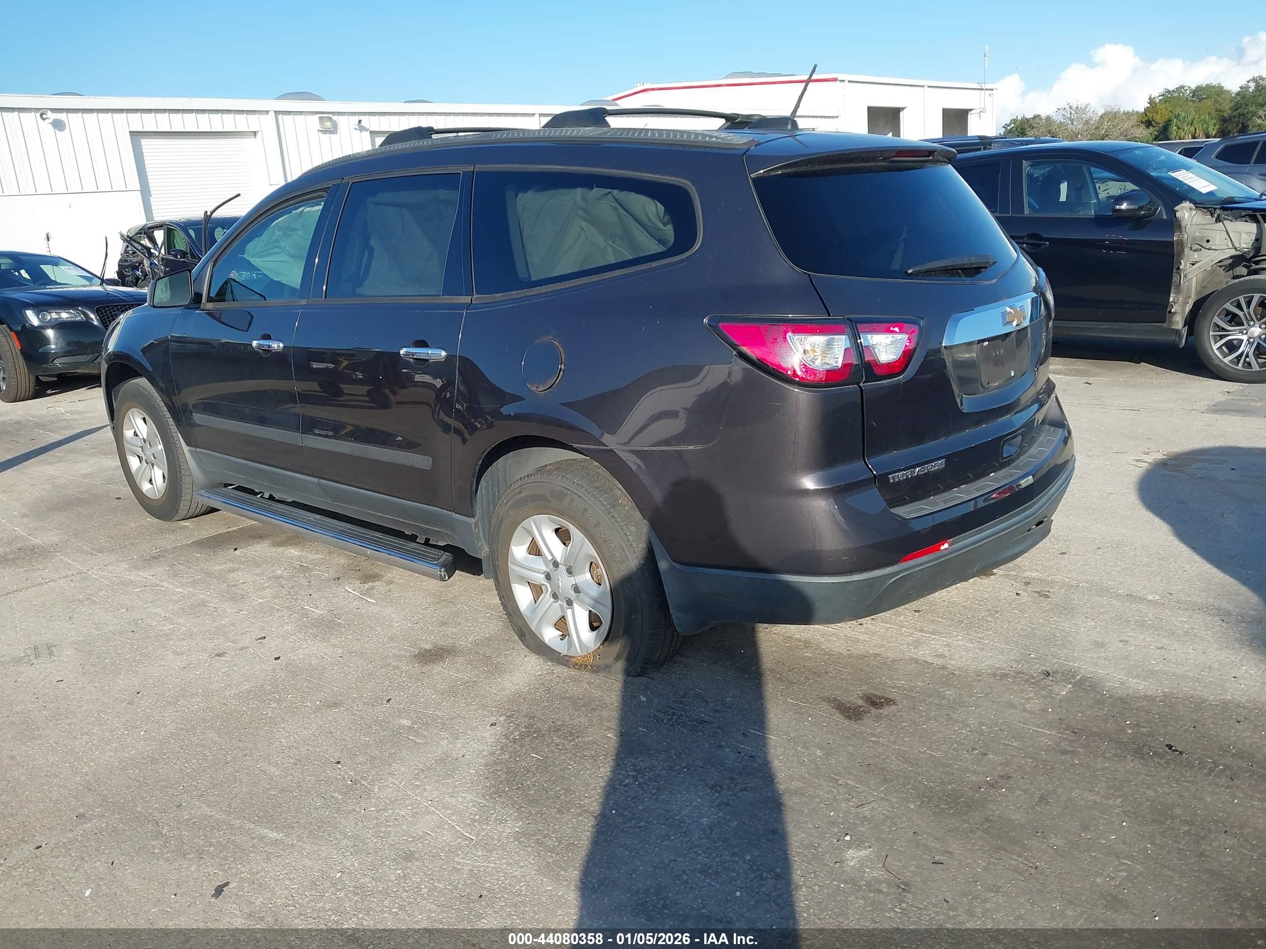 CHEVROLET TRAVERSE image 3