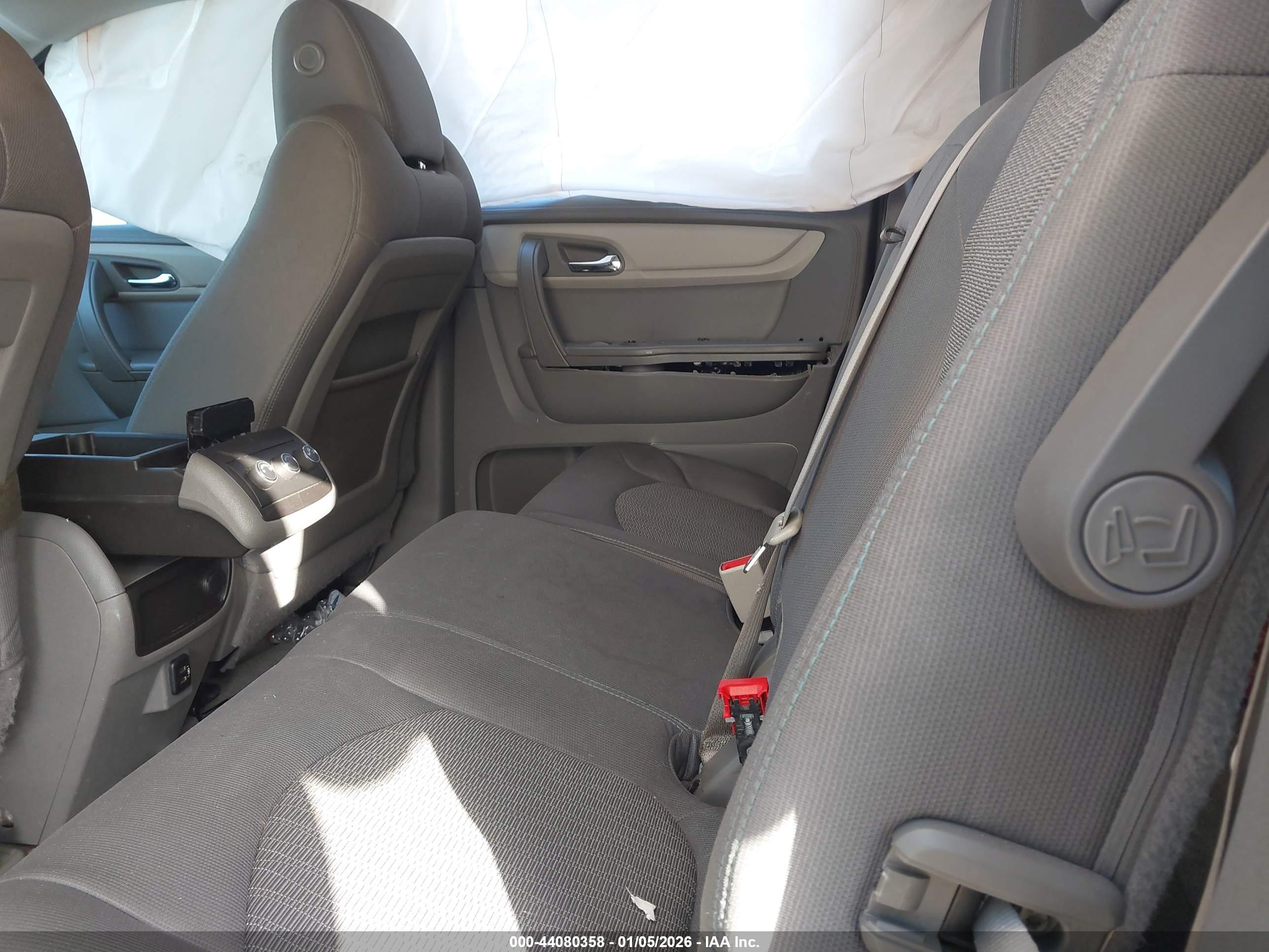 CHEVROLET TRAVERSE image 8
