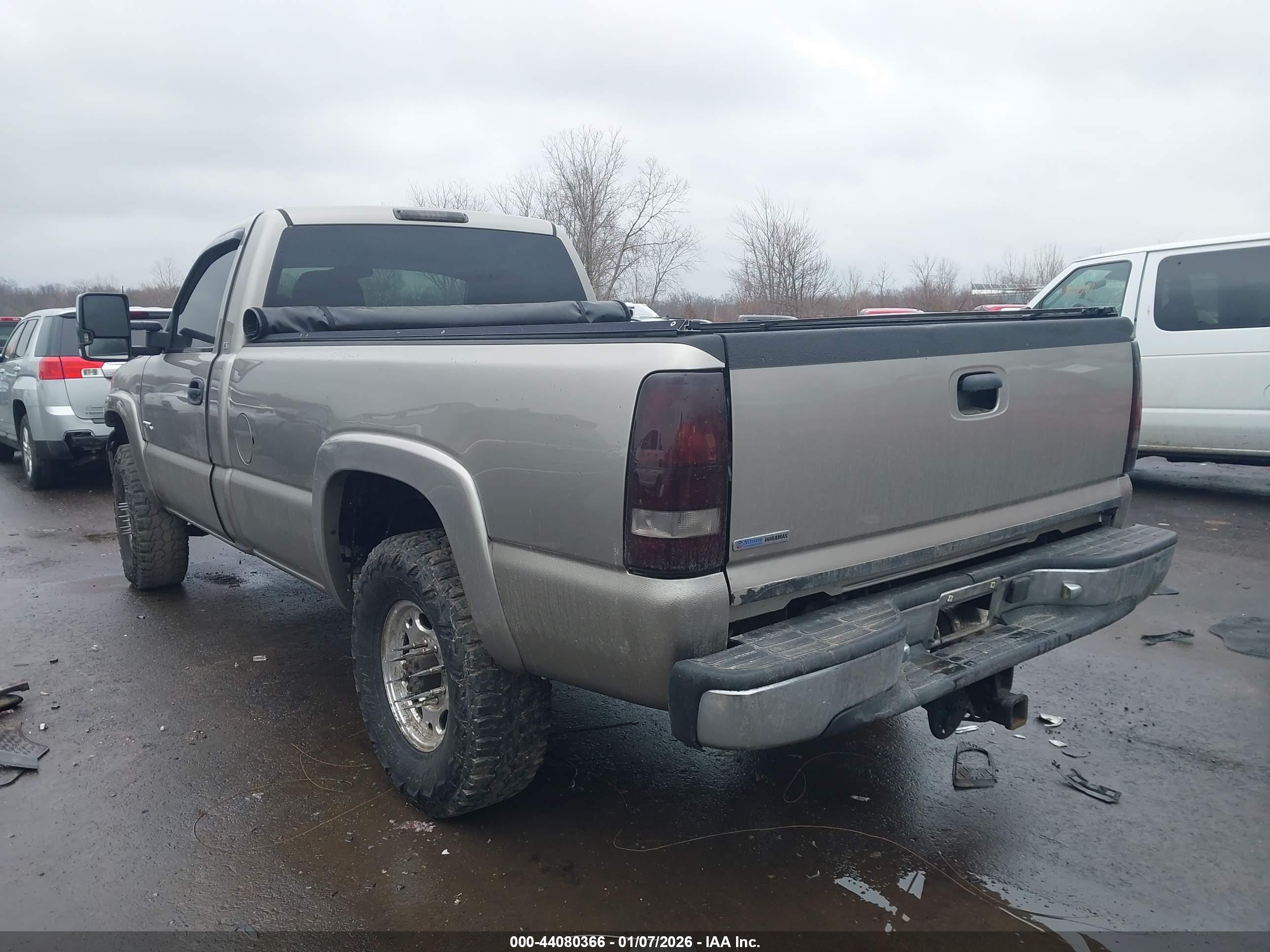 GMC SIERRA image 3