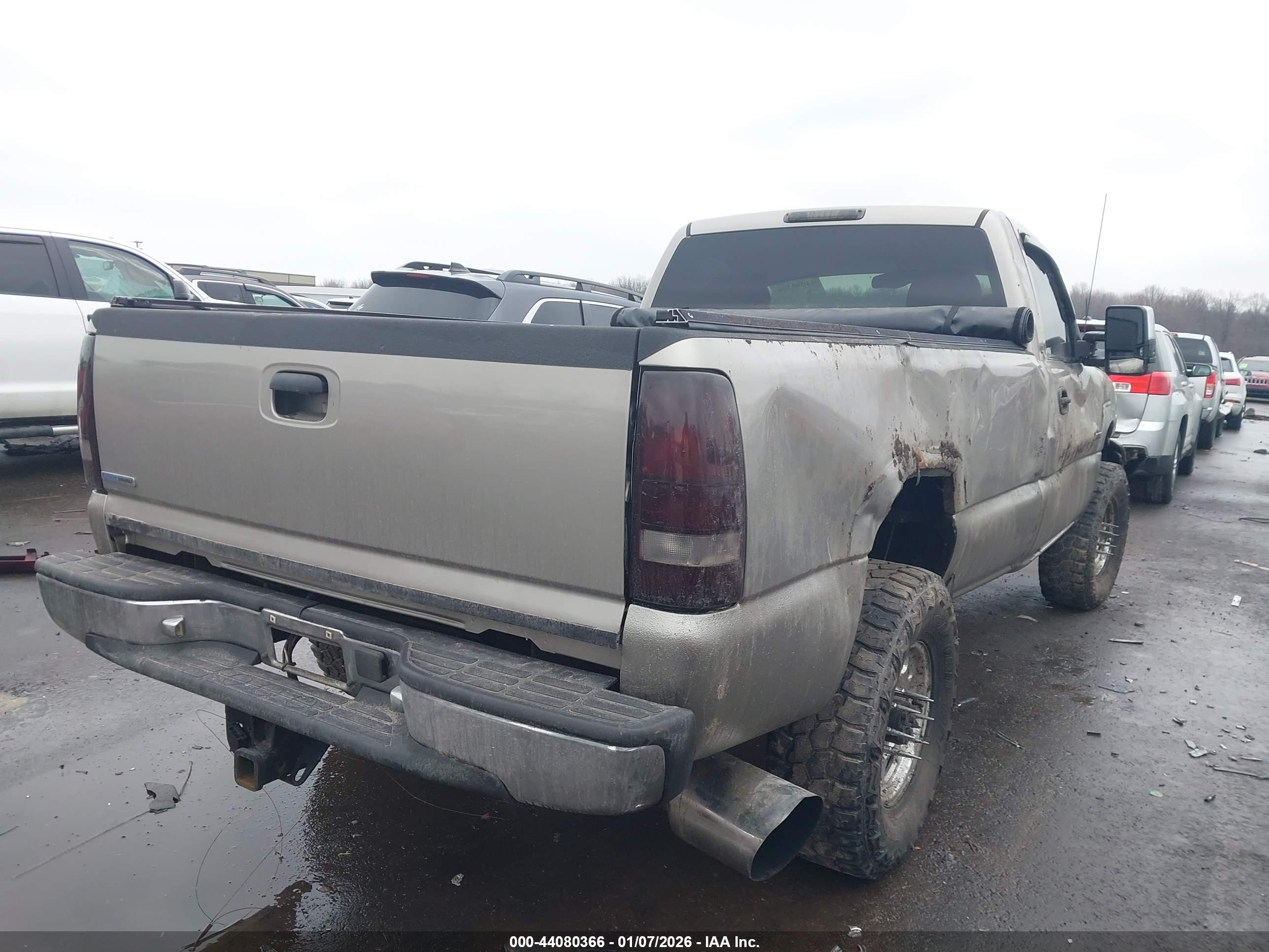 GMC SIERRA image 4