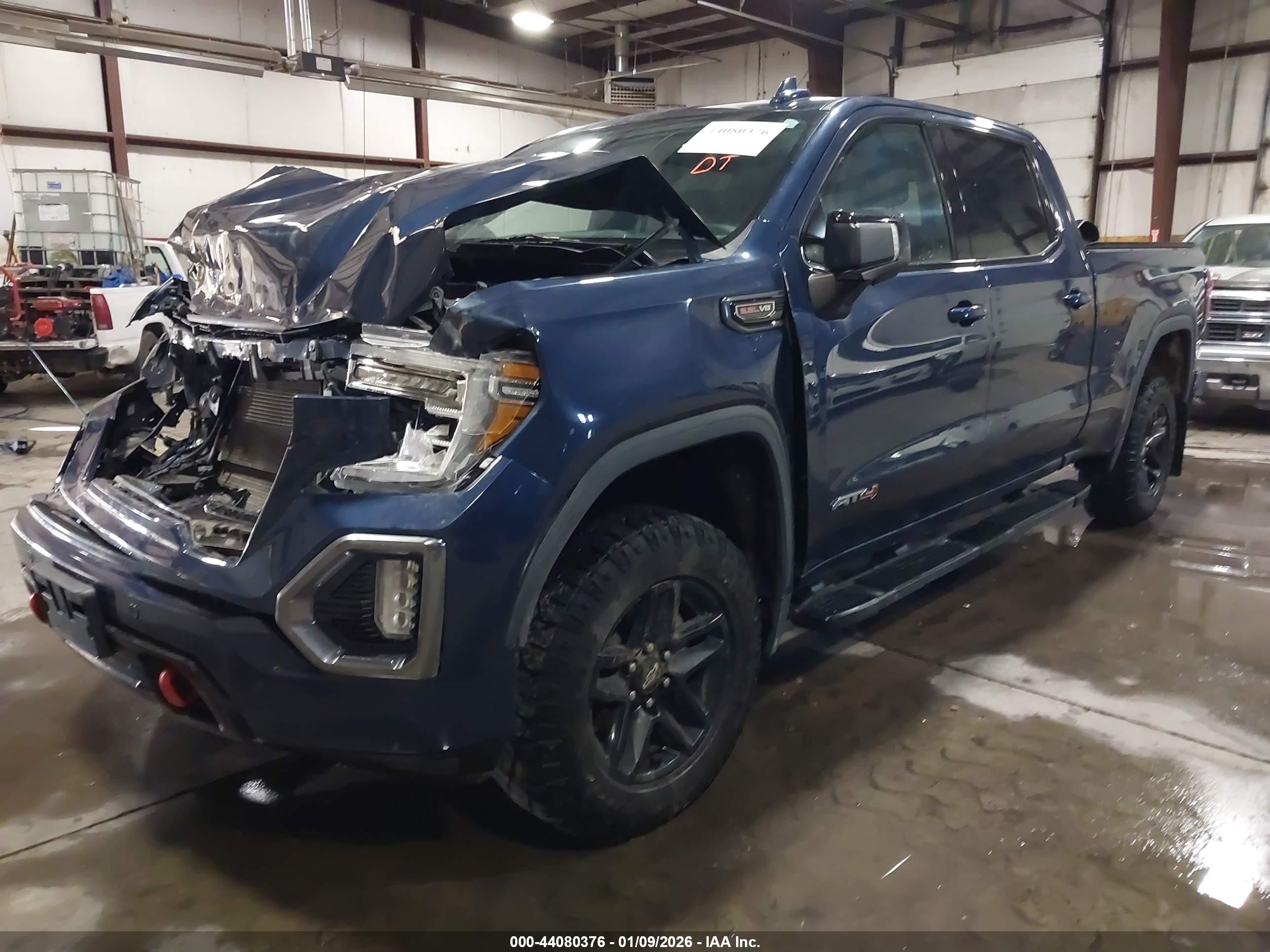 GMC SIERRA image 2