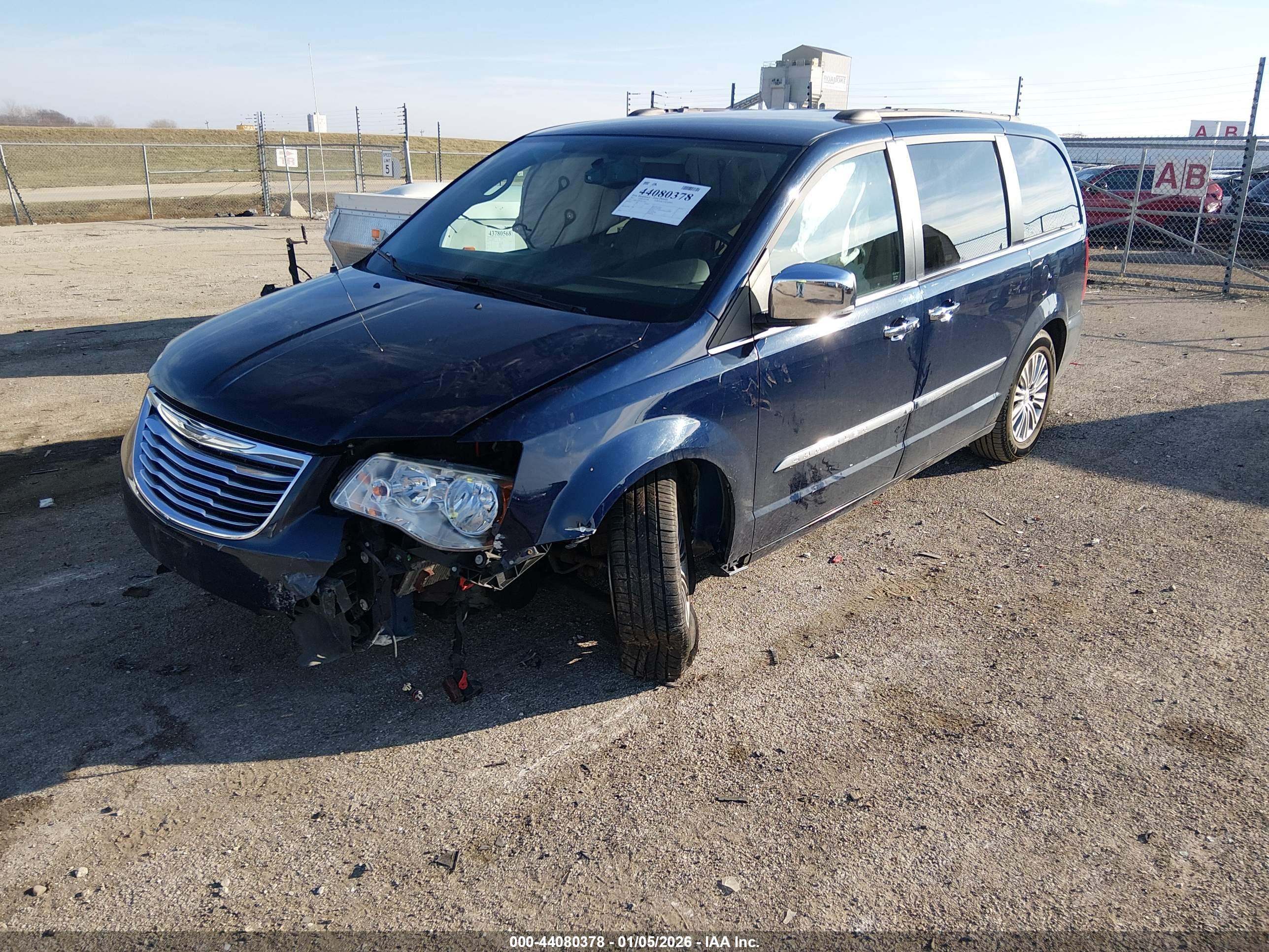 CHRYSLER TOWN image 2