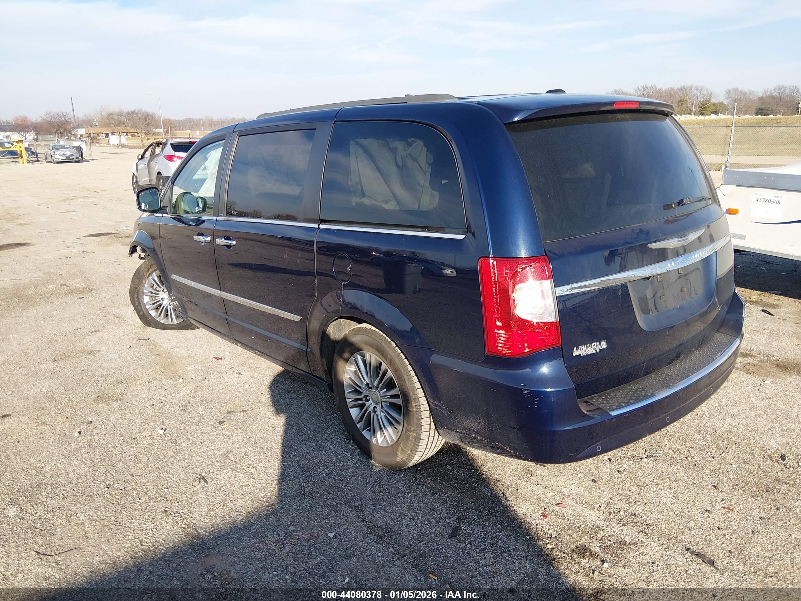 CHRYSLER TOWN image 3