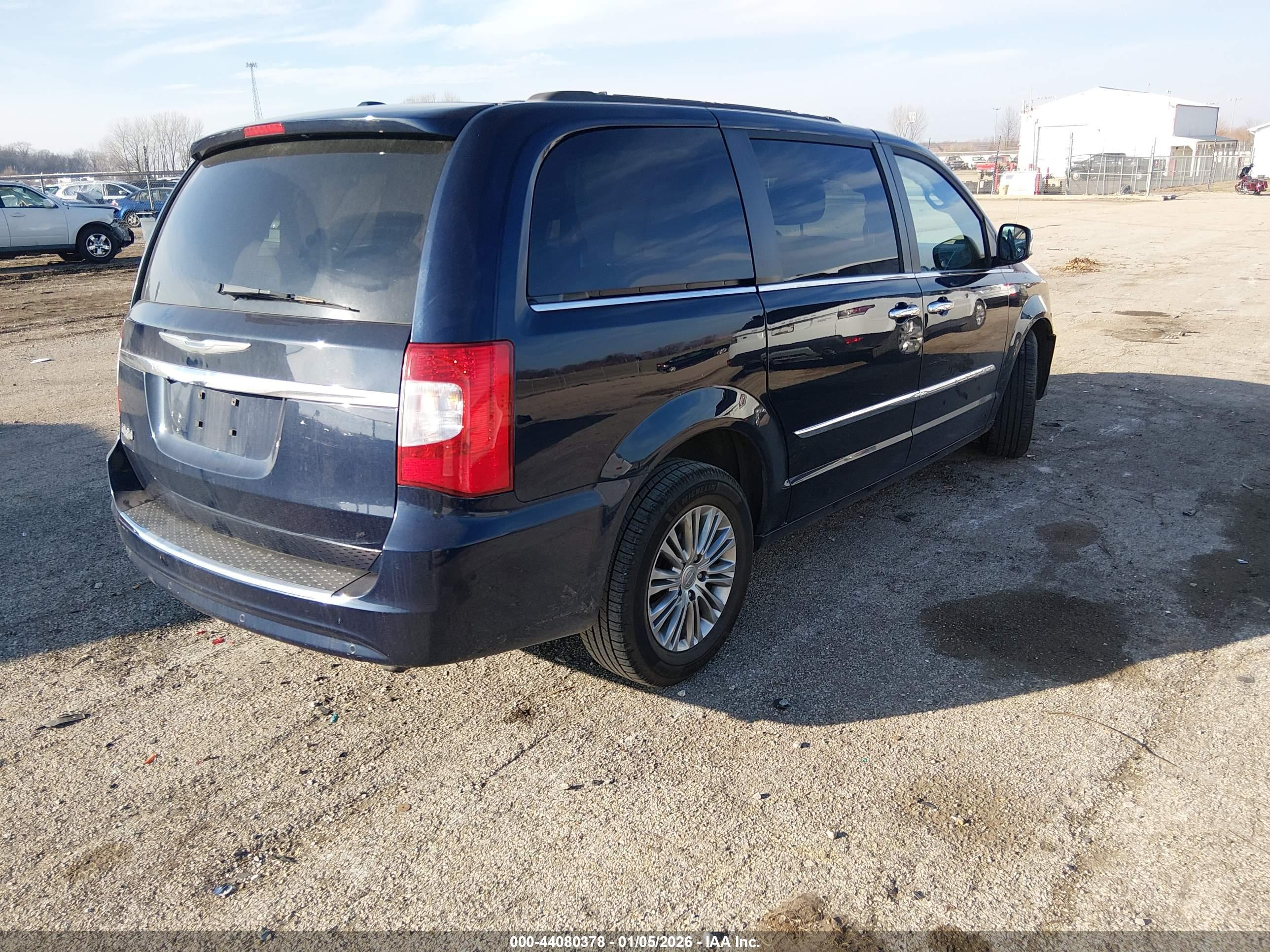 CHRYSLER TOWN image 4