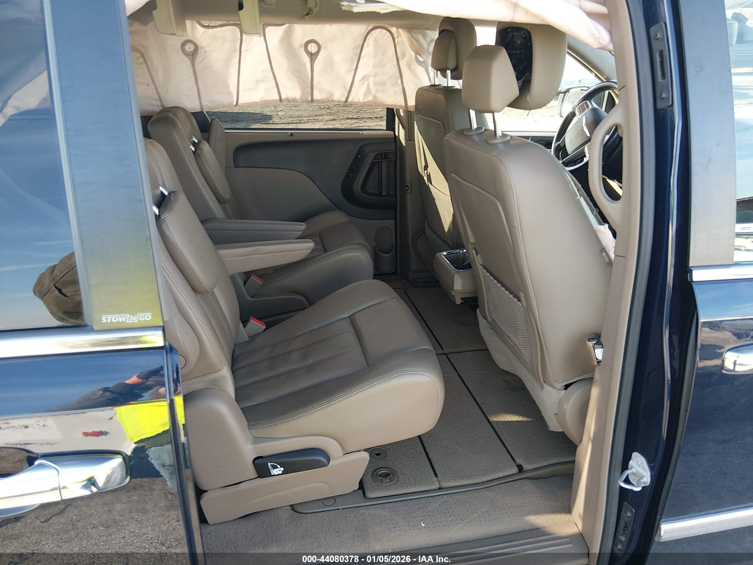 CHRYSLER TOWN image 8