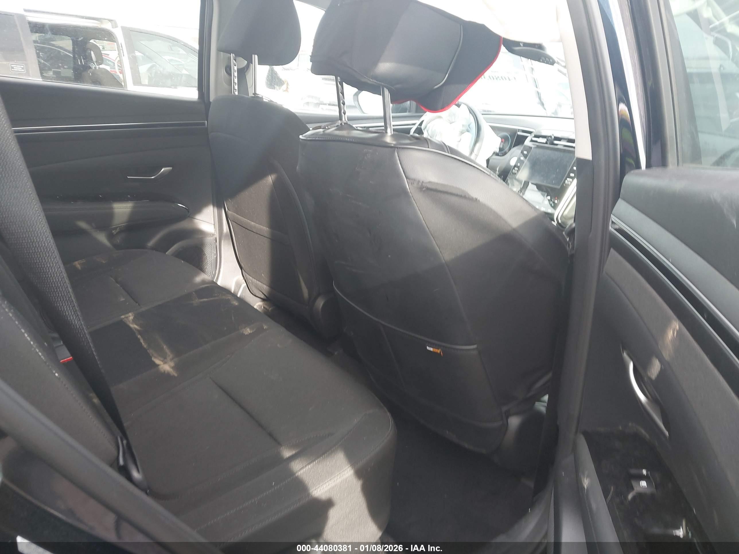 HYUNDAI TUCSON image 8