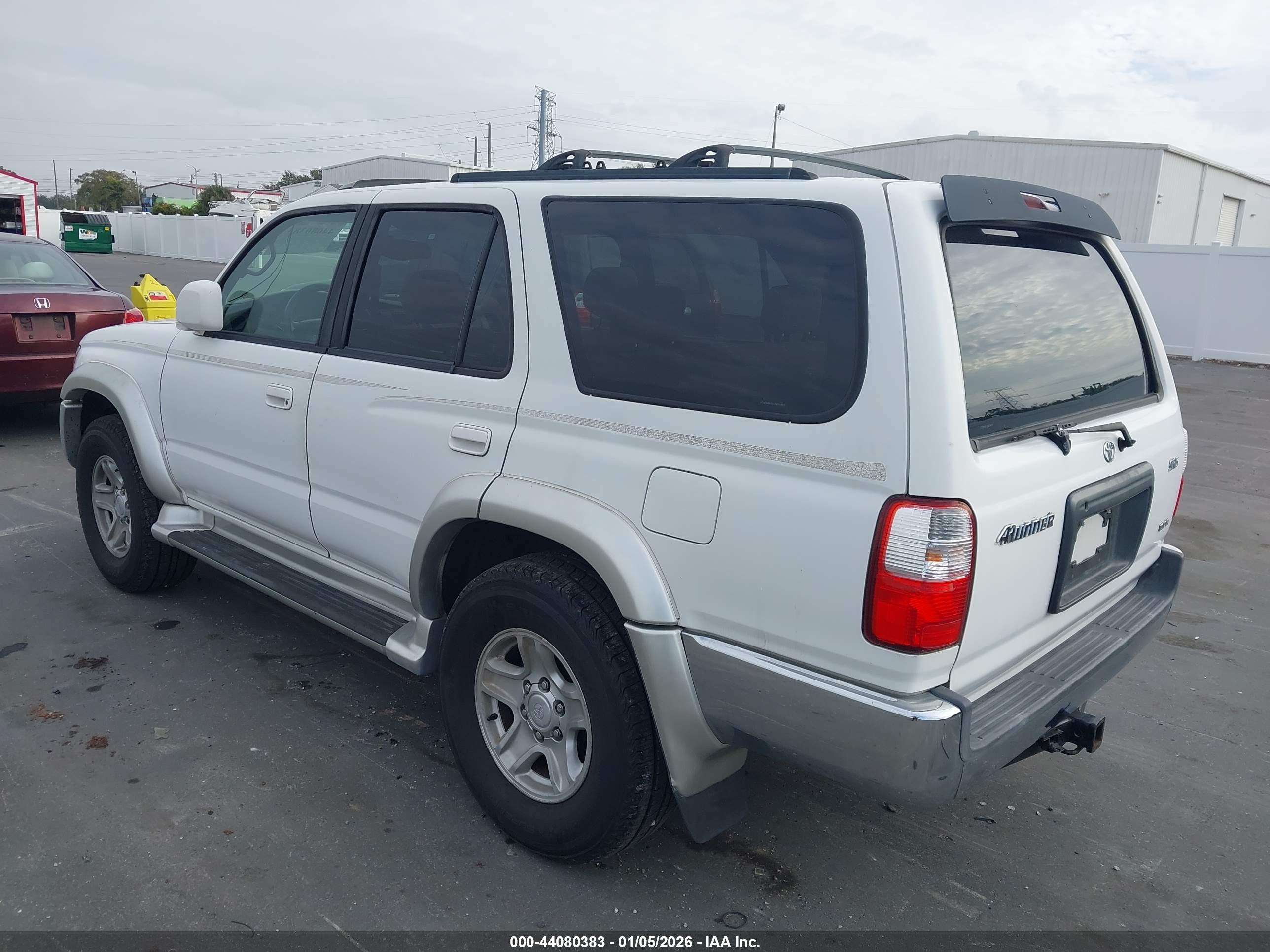TOYOTA 4RUNNER image 3