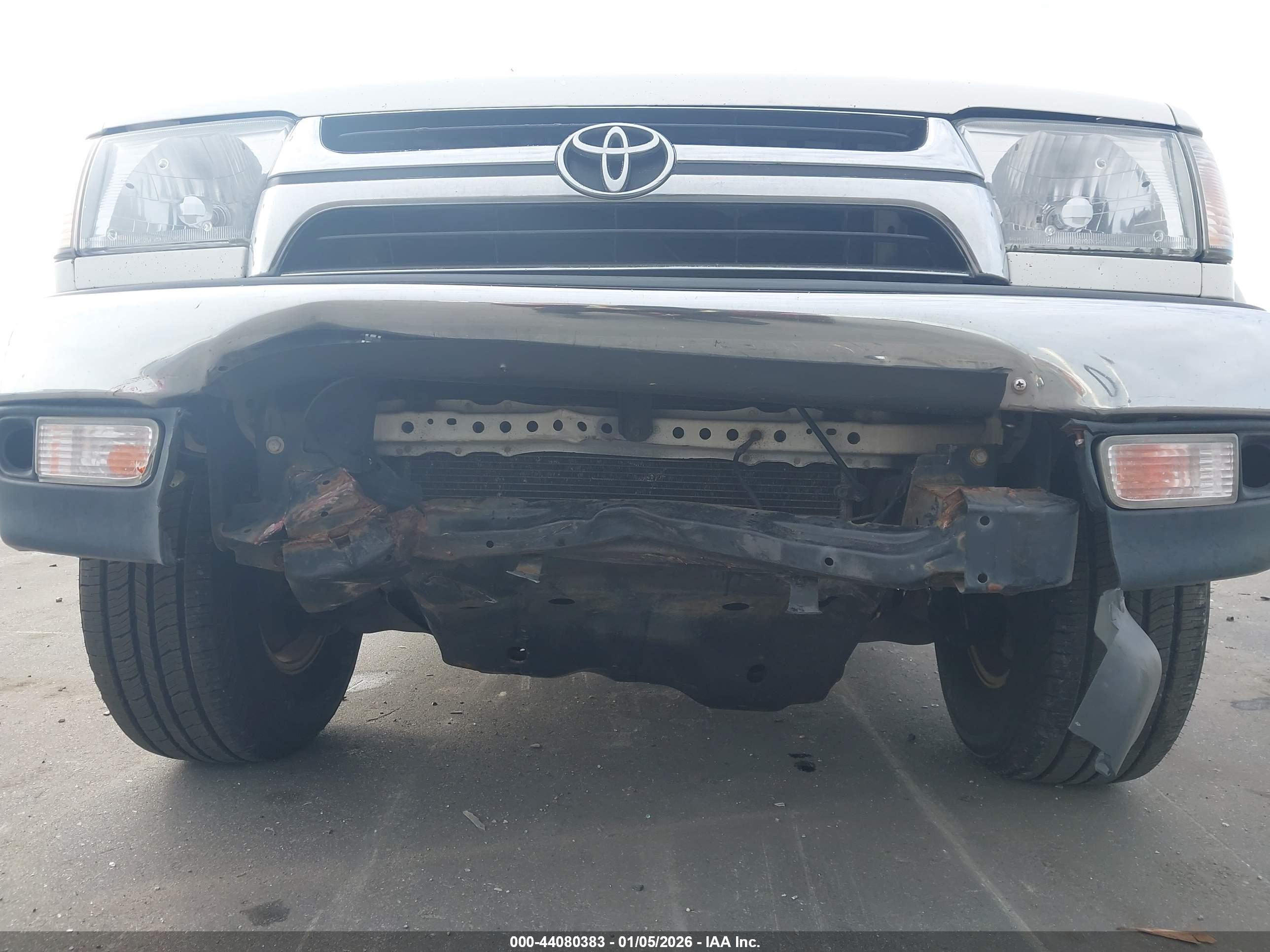 TOYOTA 4RUNNER image 6
