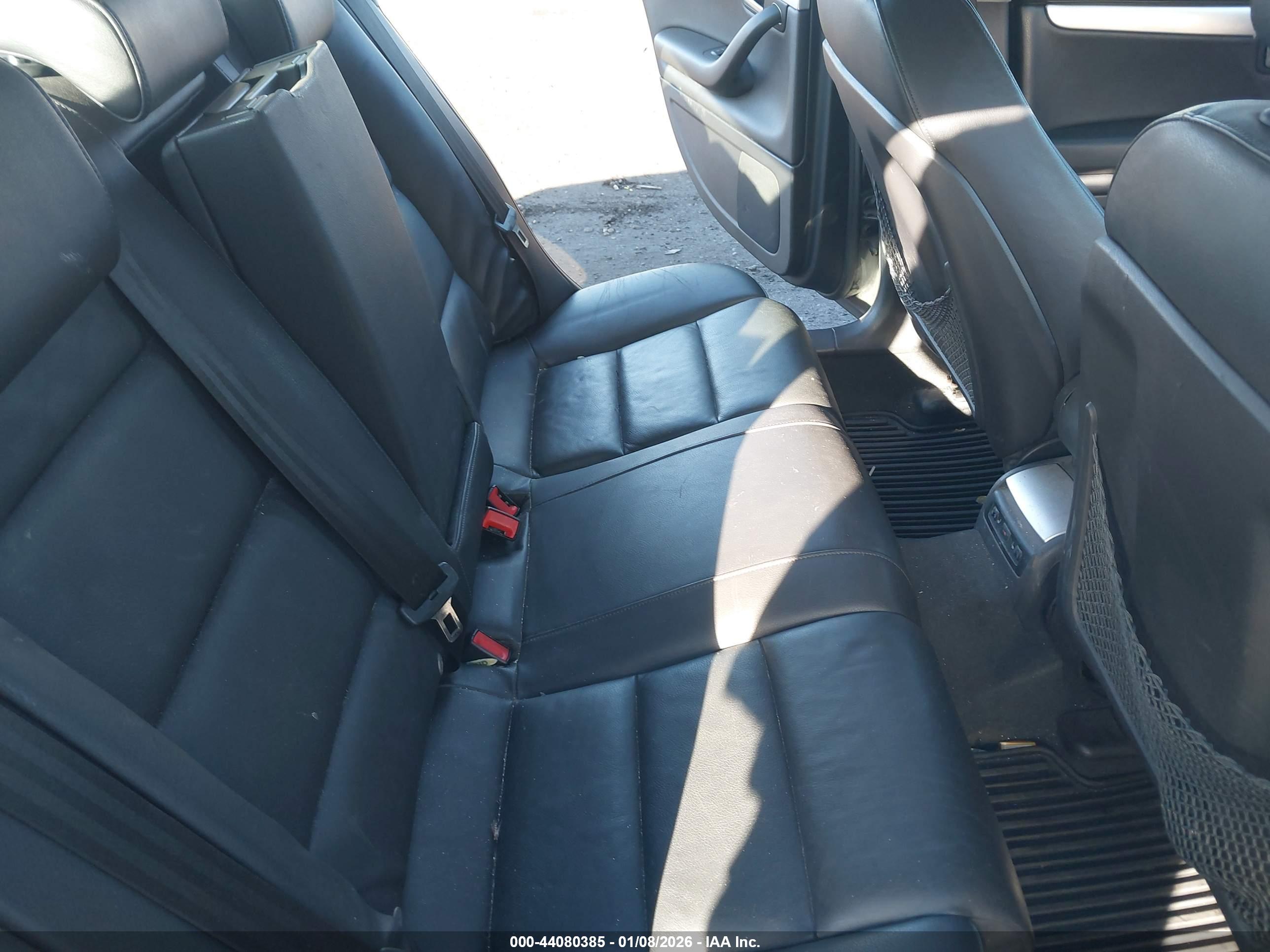 AUDI A4 image 8
