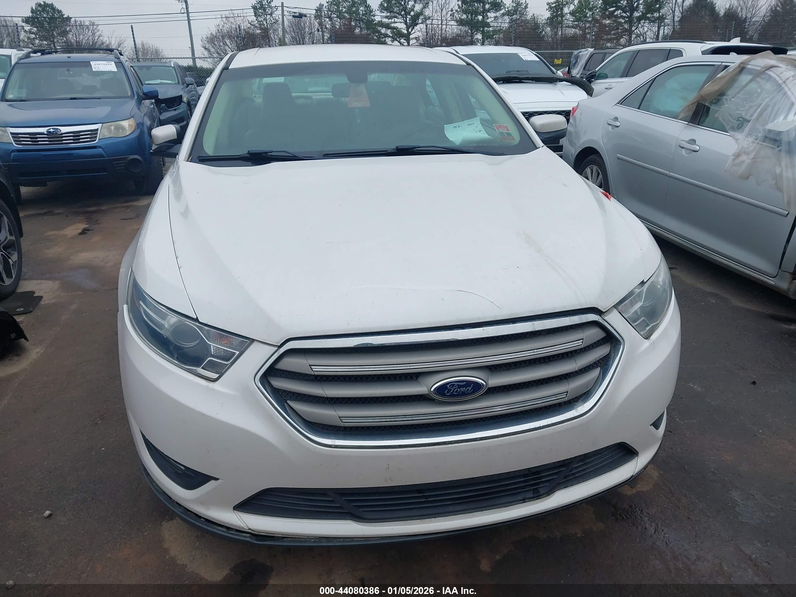 FORD TAURUS image 6
