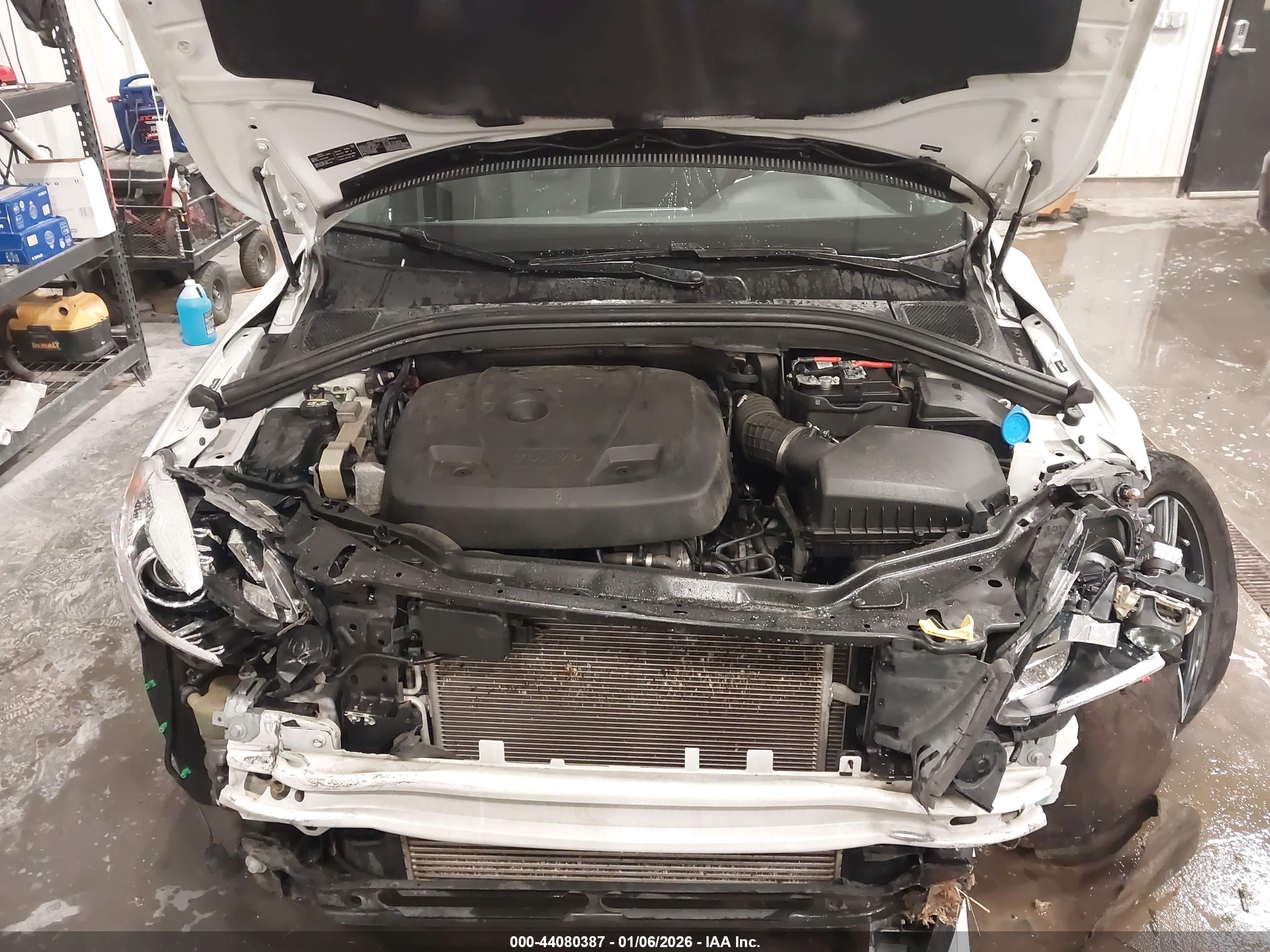 VOLVO XC60 image 10