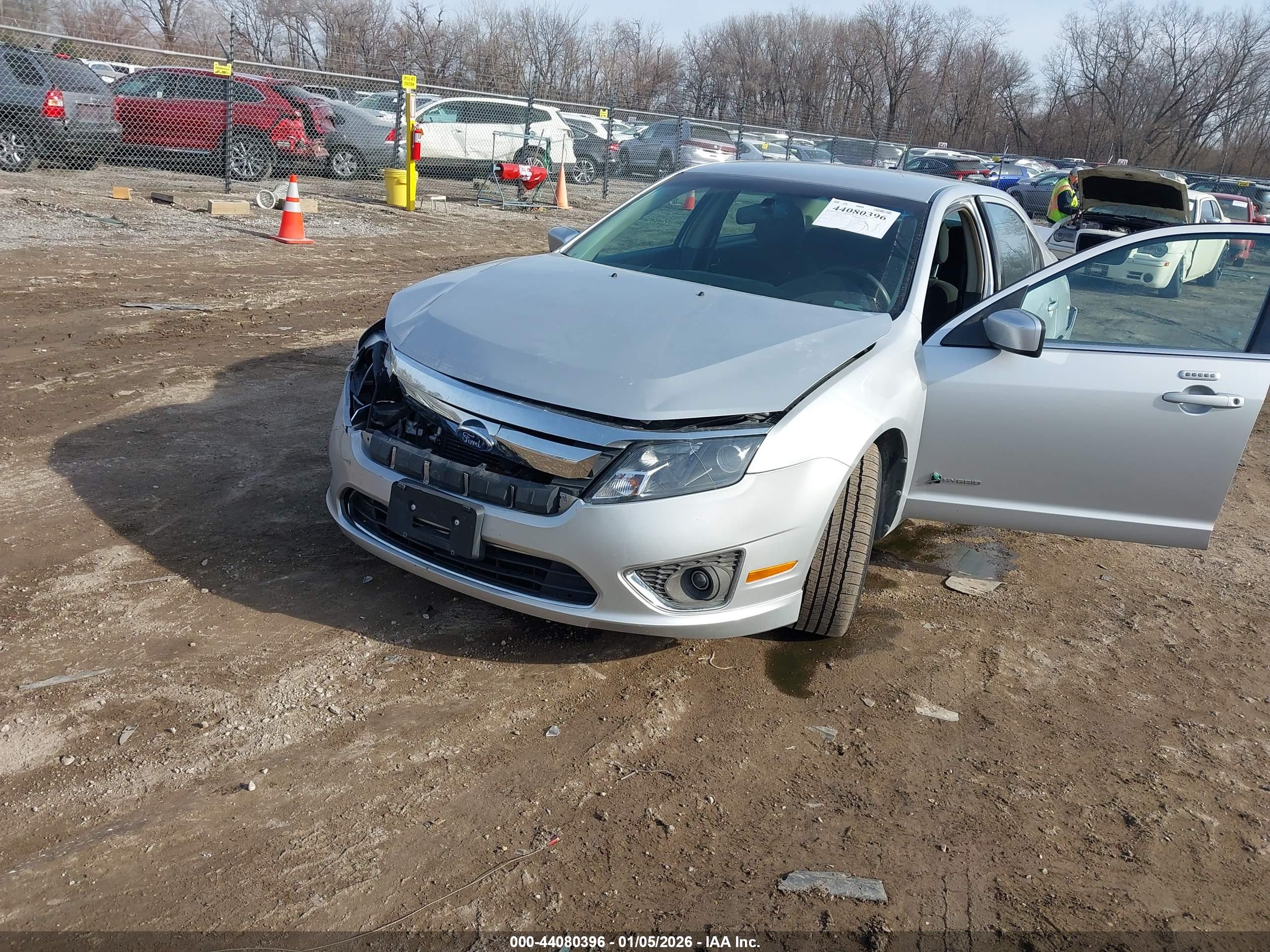 FORD FUSION image 2