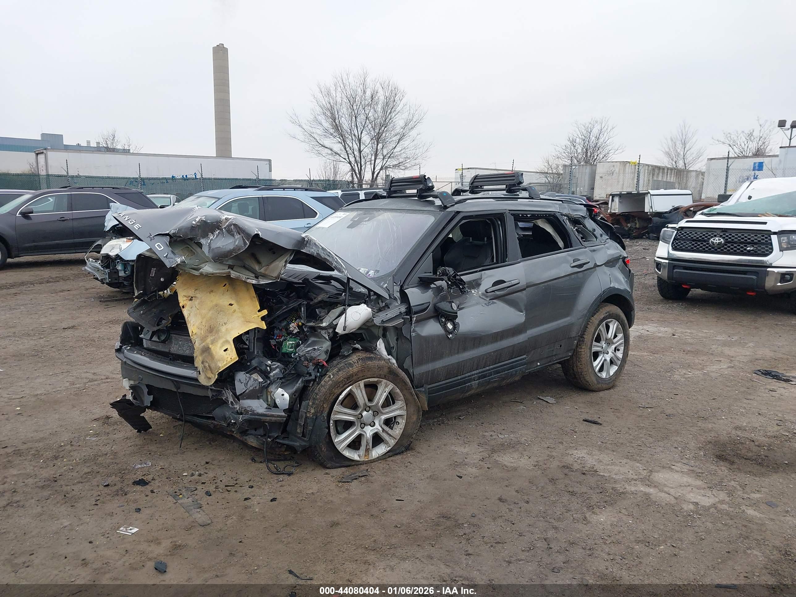 LAND ROVER image 2