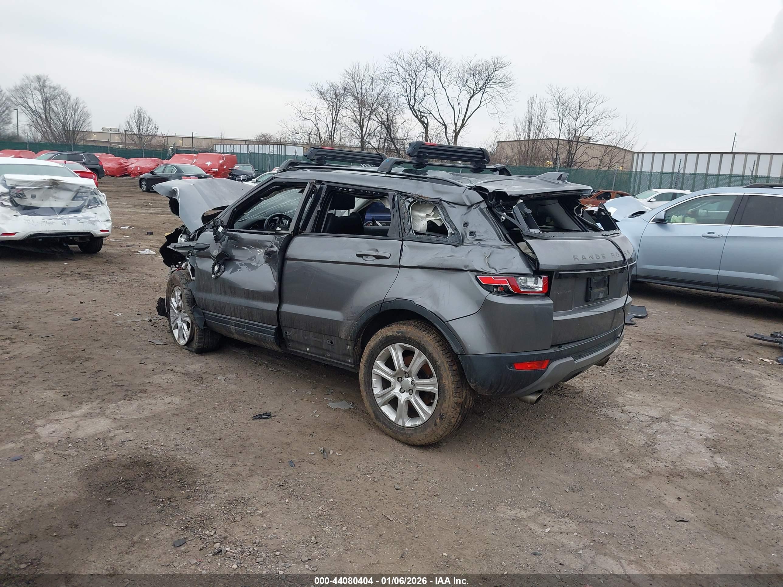 LAND ROVER image 3