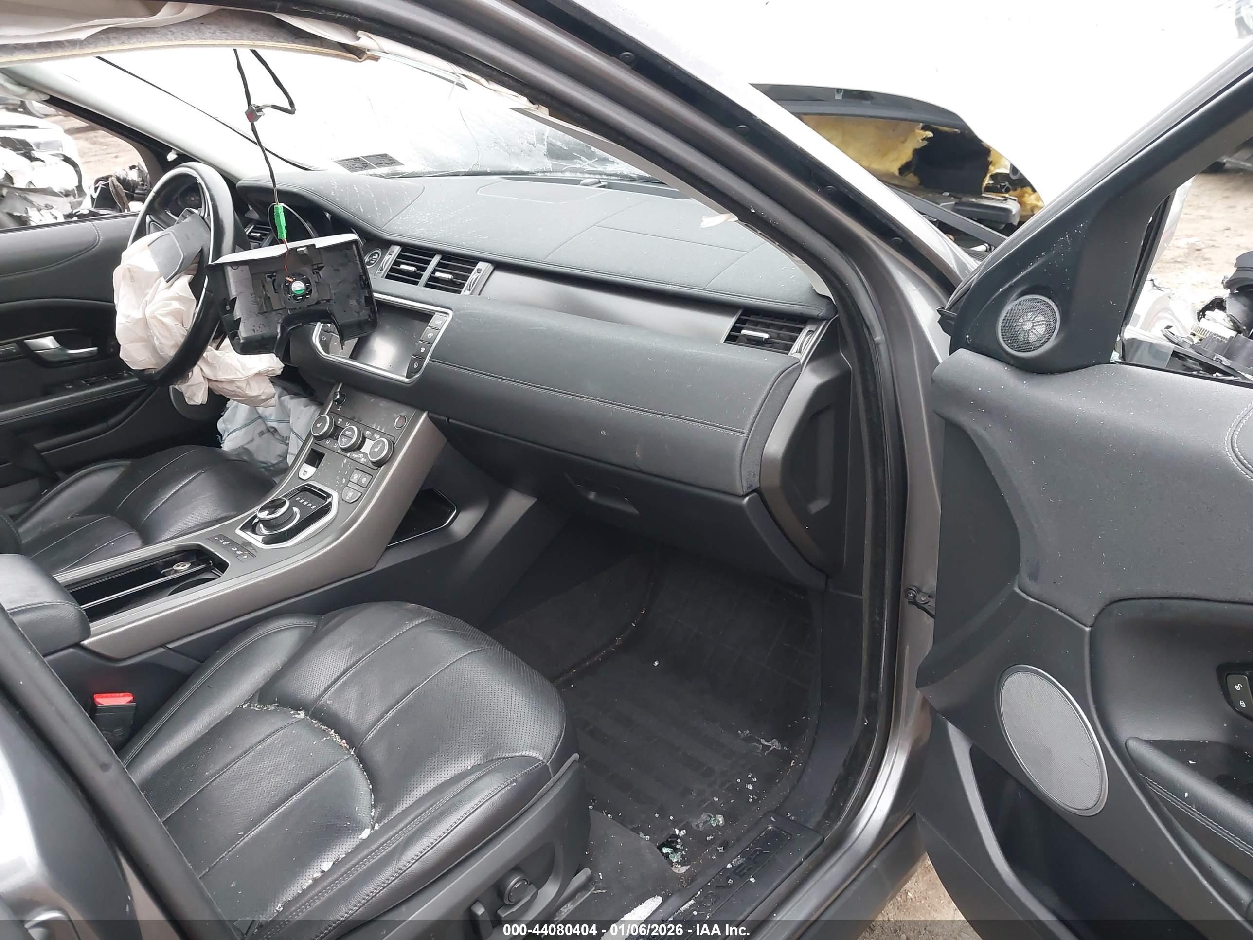 LAND ROVER image 5