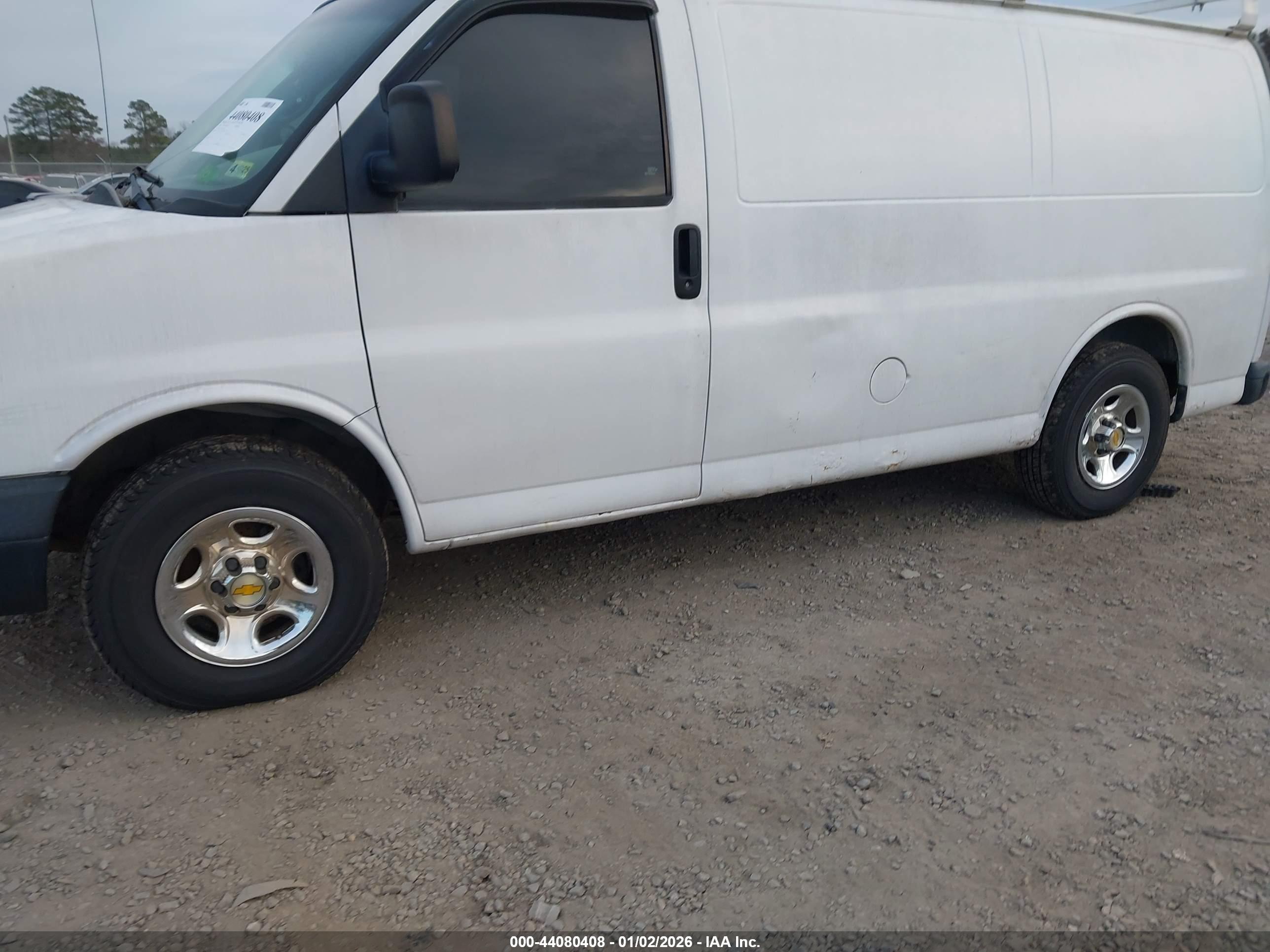 CHEVROLET EXPRESS image 6