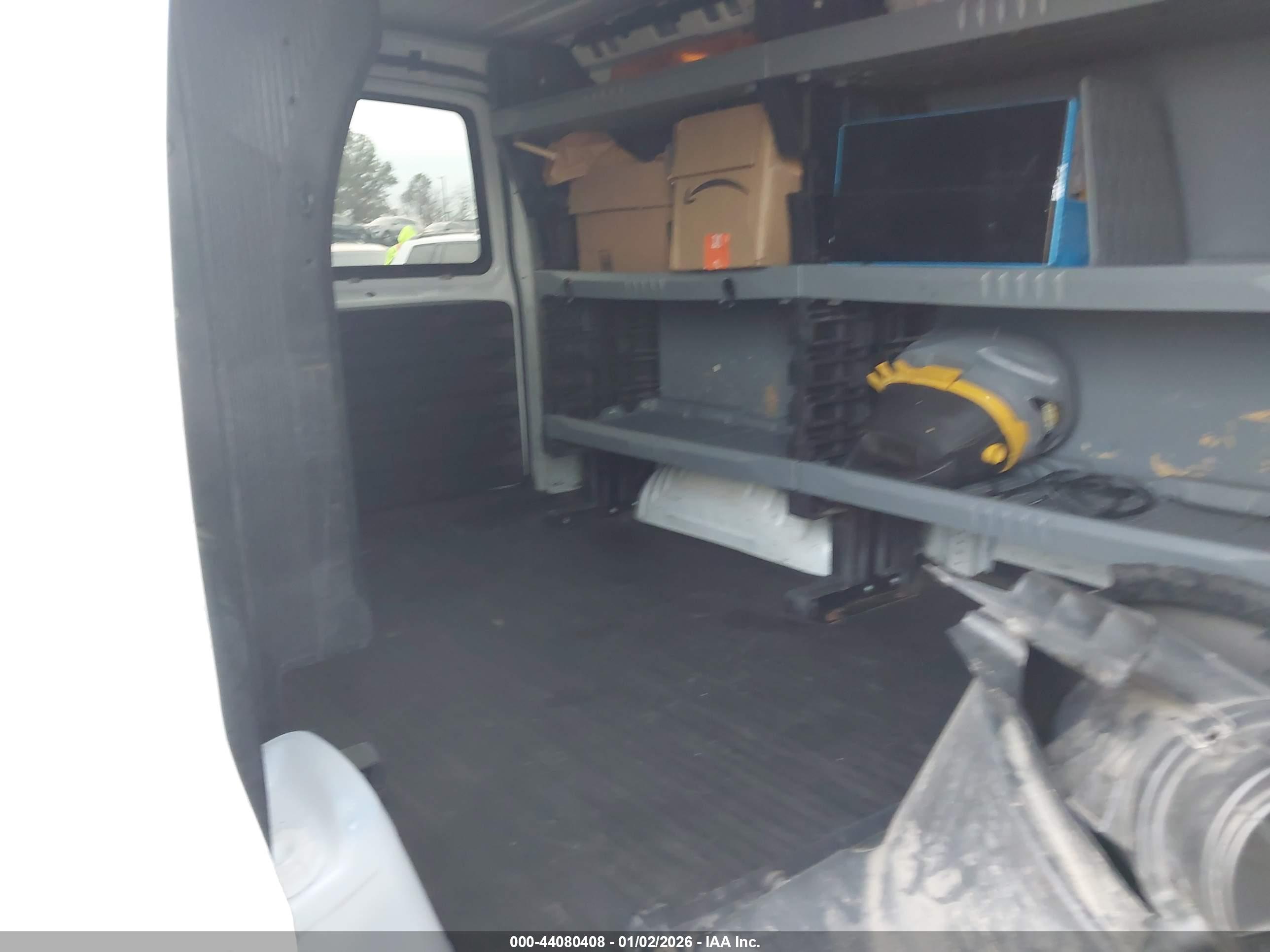 CHEVROLET EXPRESS image 8
