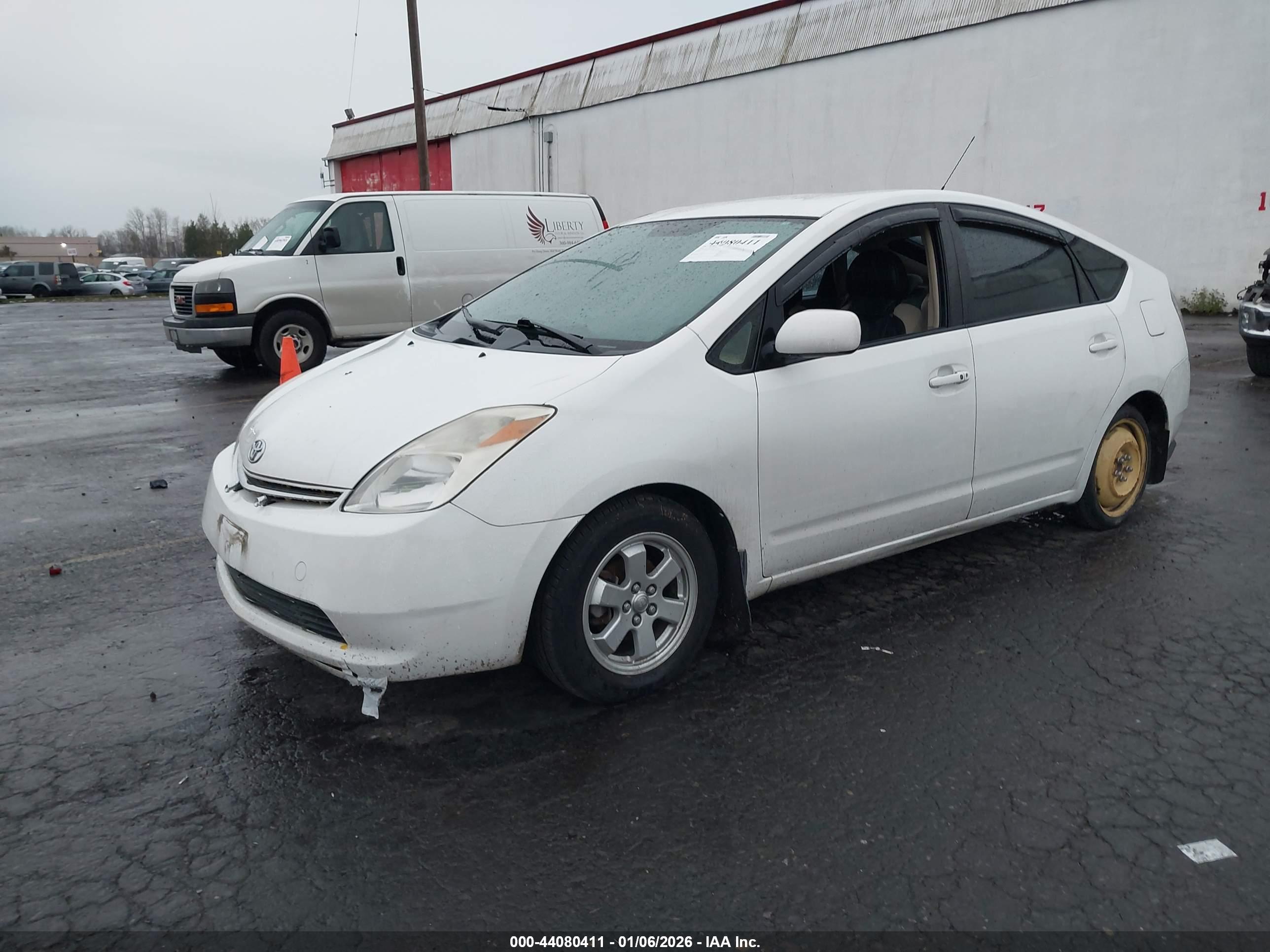 TOYOTA PRIUS image 2