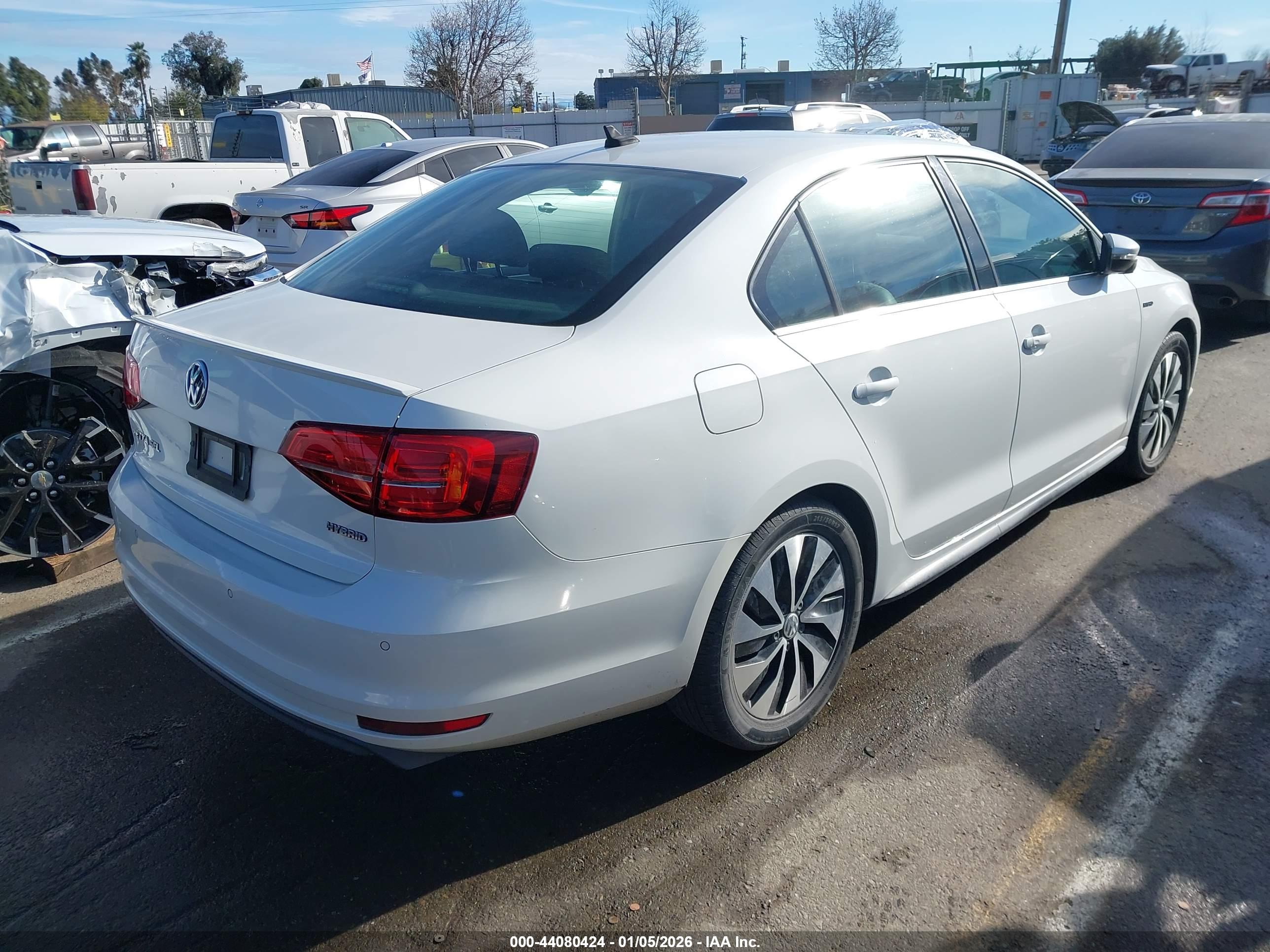 VOLKSWAGEN JETTA image 4