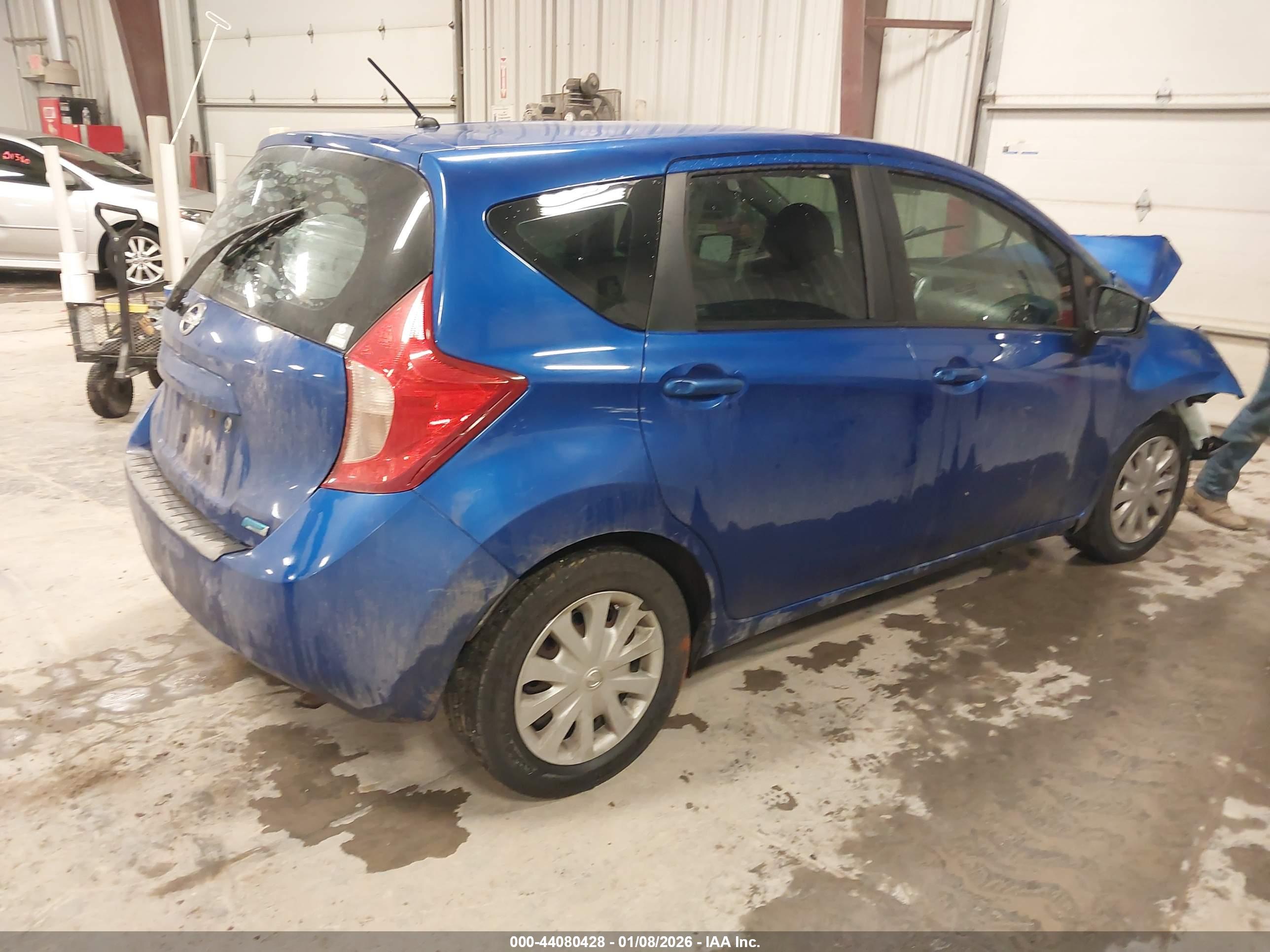 NISSAN VERSA image 4