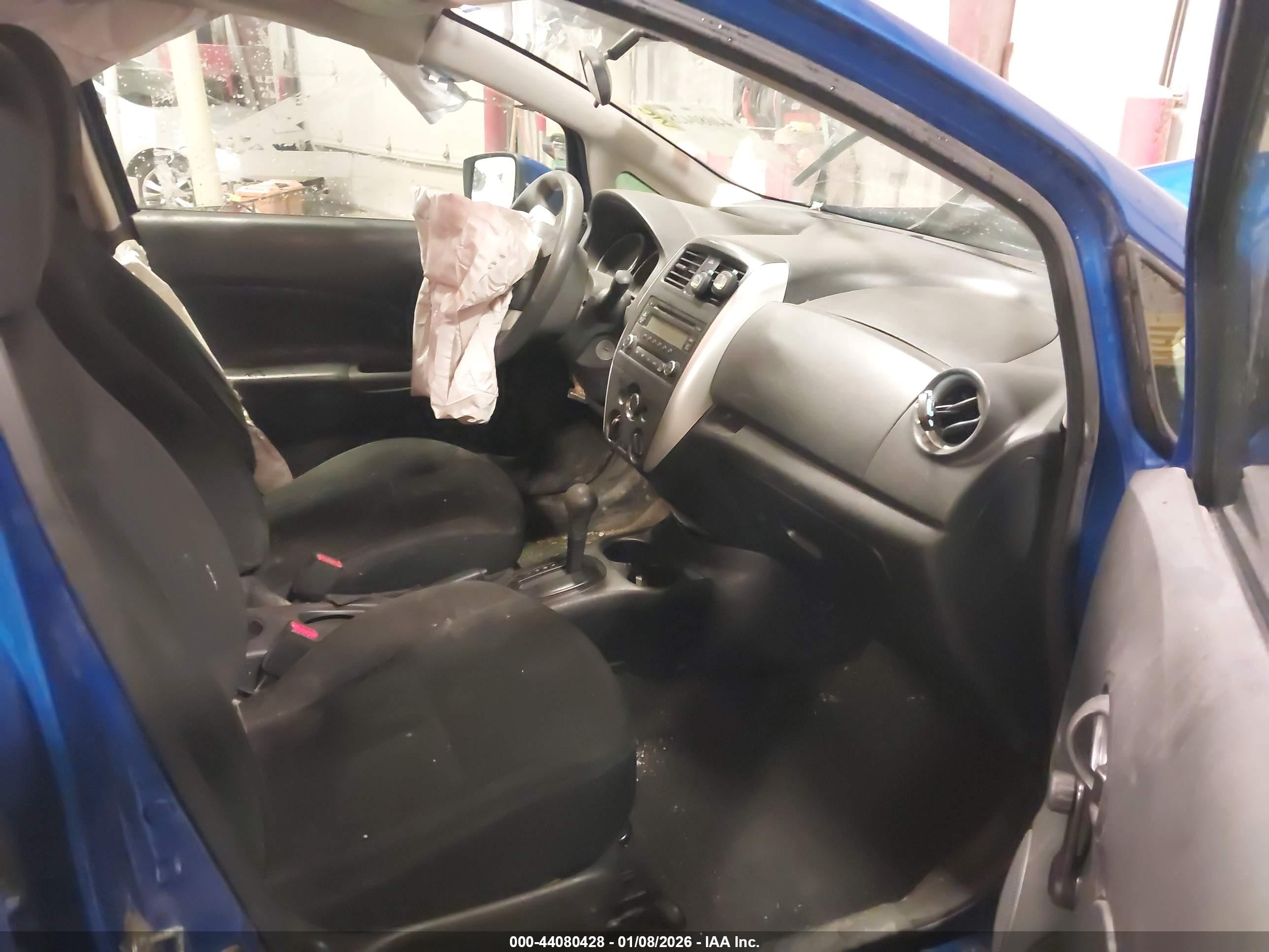 NISSAN VERSA image 5