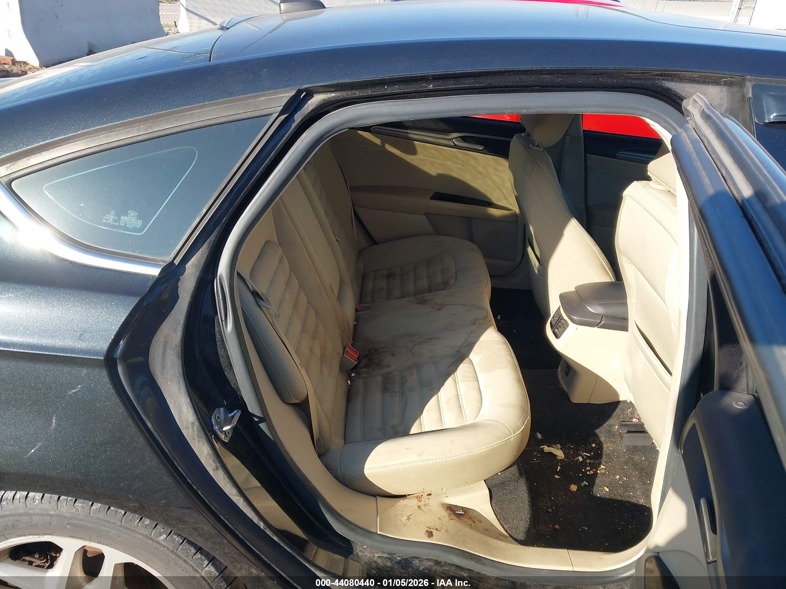 FORD FUSION image 8