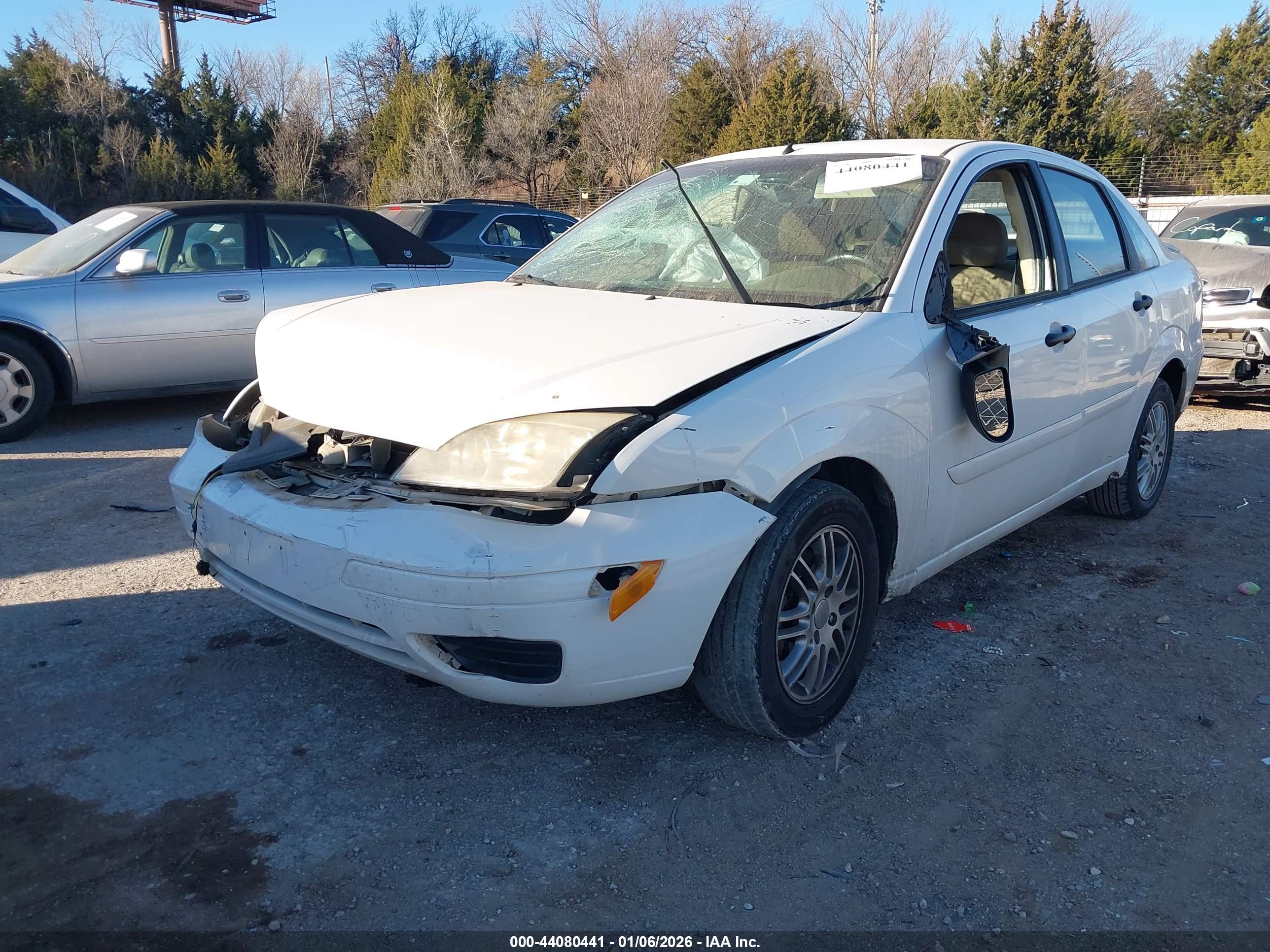 FORD FOCUS image 2
