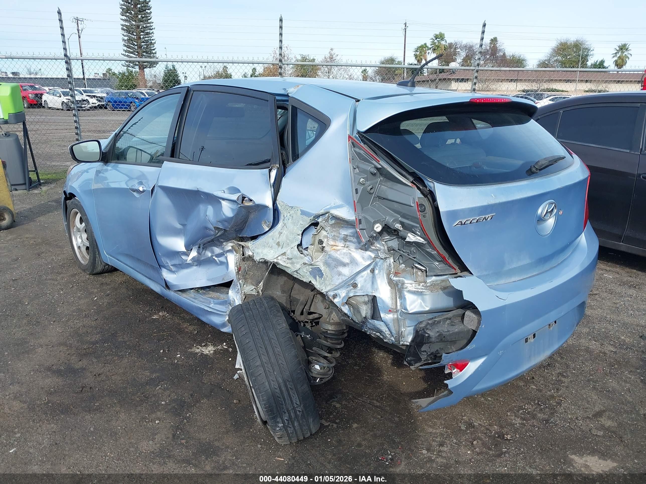 HYUNDAI ACCENT image 3